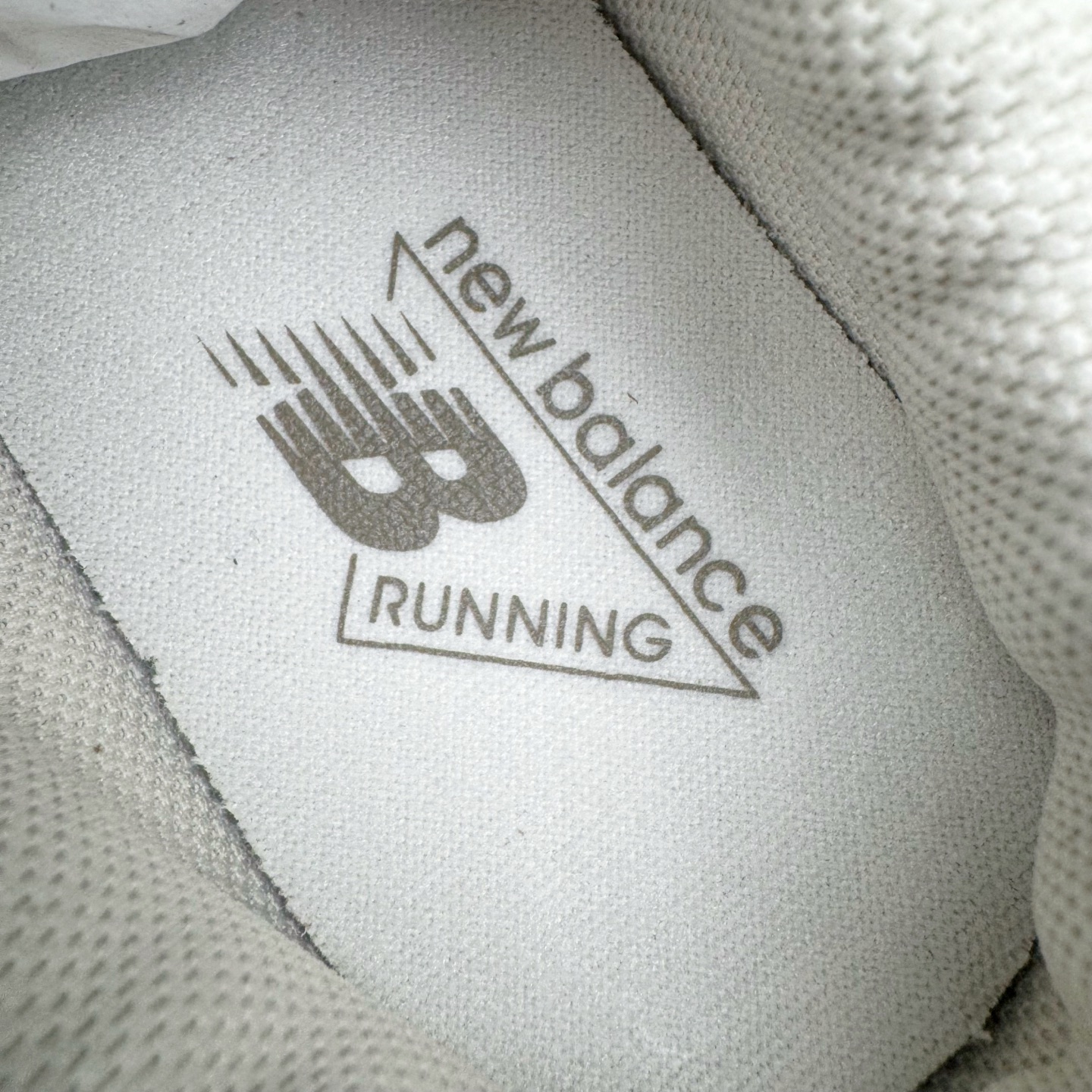 图片[17]-＃M纯原 New Balance U204LMMA NB新百伦新款舒适百搭耐磨轻便低帮生活休闲鞋 男女同款 原档数据独立私模大底 唯一正确三层组合大底 特高弹切片加持 百分百还原原鞋脚感 NB市场最强产物 防伪原标全套原楦原纸板原厂数据开发 全鞋电脑针车加持 原厂网布 原装进口头层翻毛皮料正确绒感卡色 正确中底拉帮中底网布细节 匠心打造 耗时两个月开发完成 工艺极其复杂难度可想而知 高端零售专供产物 尺码：36 37 37.5 38 38.5 39.5 40 40.5 41.5 42 42.5 43 44 44.5 45 45.5 46.5 47-选品中心