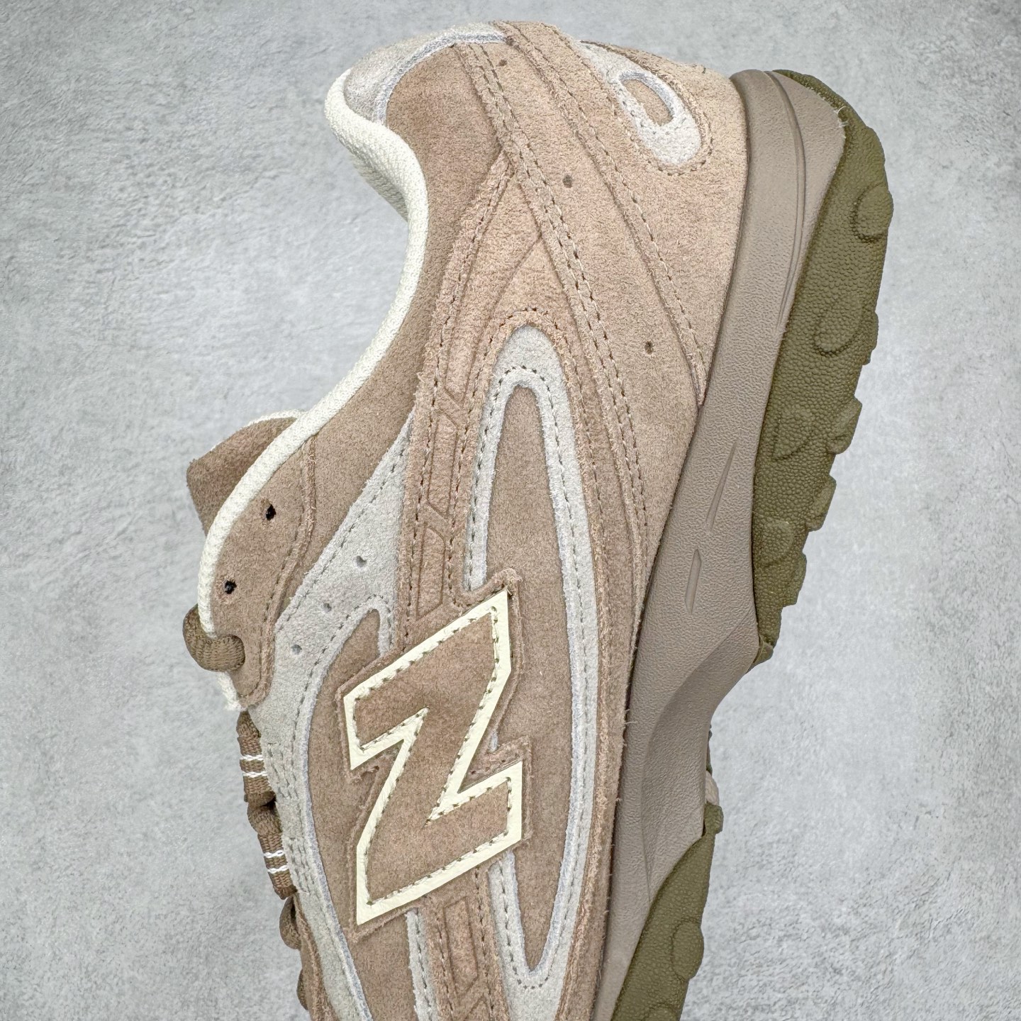 图片[7]-＃M纯原 New Balance U204LMMA NB新百伦新款舒适百搭耐磨轻便低帮生活休闲鞋 男女同款 原档数据独立私模大底 唯一正确三层组合大底 特高弹切片加持 百分百还原原鞋脚感 NB市场最强产物 防伪原标全套原楦原纸板原厂数据开发 全鞋电脑针车加持 原厂网布 原装进口头层翻毛皮料正确绒感卡色 正确中底拉帮中底网布细节 匠心打造 耗时两个月开发完成 工艺极其复杂难度可想而知 高端零售专供产物 尺码：36 37 37.5 38 38.5 39.5 40 40.5 41.5 42 42.5 43 44 44.5 45 45.5 46.5 47-选品中心