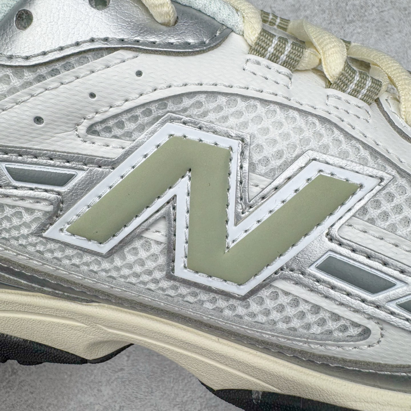 图片[16]-＃M纯原 New Balance U204LSWB NB新百伦新款舒适百搭耐磨轻便低帮生活休闲鞋 男女同款 原档数据独立私模大底 唯一正确三层组合大底 特高弹切片加持 百分百还原原鞋脚感 NB市场最强产物 防伪原标全套原楦原纸板原厂数据开发 全鞋电脑针车加持 原厂网布 原装进口头层翻毛皮料正确绒感卡色 正确中底拉帮中底网布细节 匠心打造 耗时两个月开发完成 工艺极其复杂难度可想而知 高端零售专供产物 尺码：36 37 37.5 38 38.5 39.5 40 40.5 41.5 42 42.5 43 44 44.5 45 45.5 46.5 47-选品中心