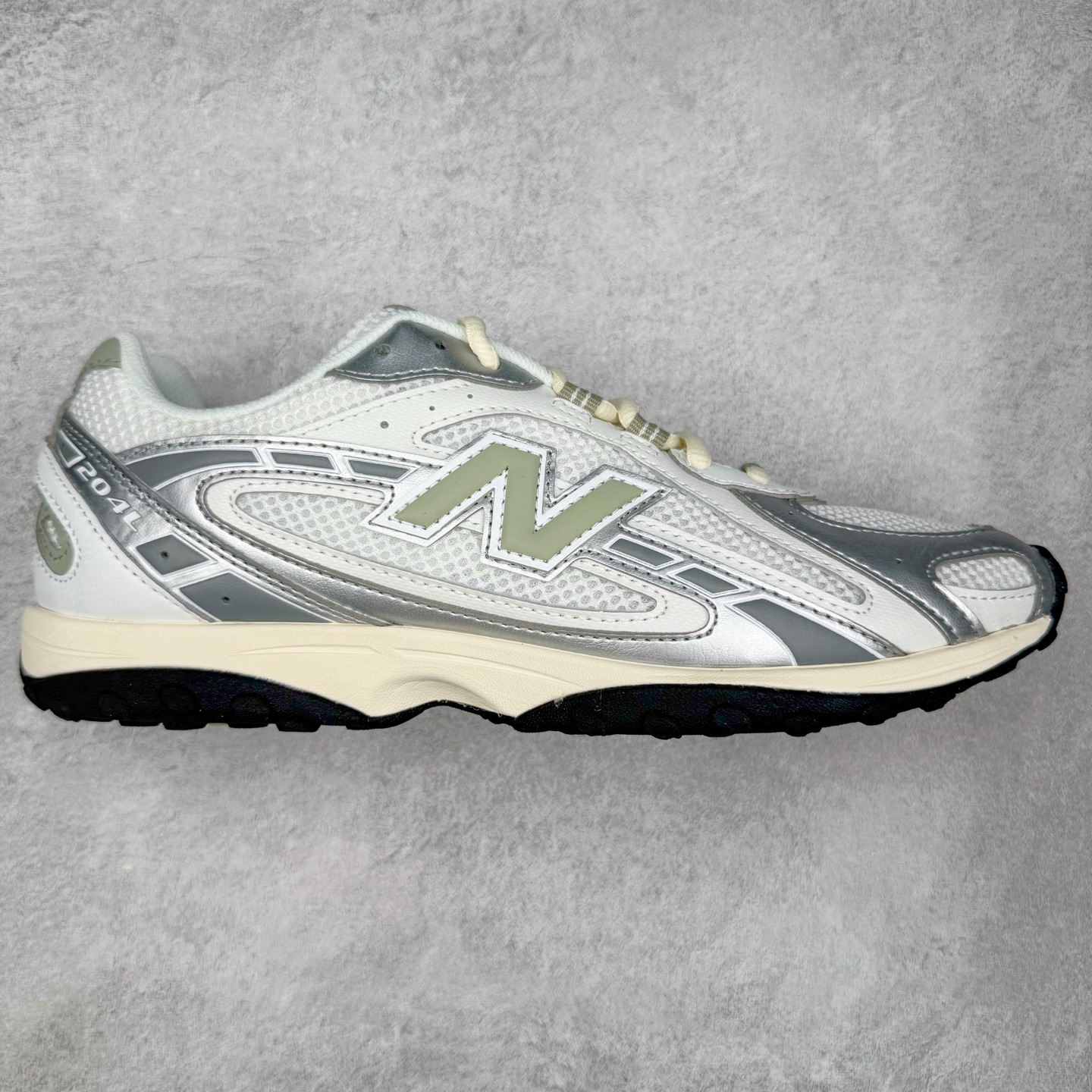 ＃M纯原 New Balance U204LSWB NB新百伦新款舒适百搭耐磨轻便低帮生活休闲鞋 男女同款 原档数据独立私模大底 唯一正确三层组合大底 特高弹切片加持 百分百还原原鞋脚感 NB市场最强产物 防伪原标全套原楦原纸板原厂数据开发 全鞋电脑针车加持 原厂网布 原装进口头层翻毛皮料正确绒感卡色 正确中底拉帮中底网布细节 匠心打造 耗时两个月开发完成 工艺极其复杂难度可想而知 高端零售专供产物 尺码：36 37 37.5 38 38.5 39.5 40 40.5 41.5 42 42.5 43 44 44.5 45 45.5 46.5 47-选品中心