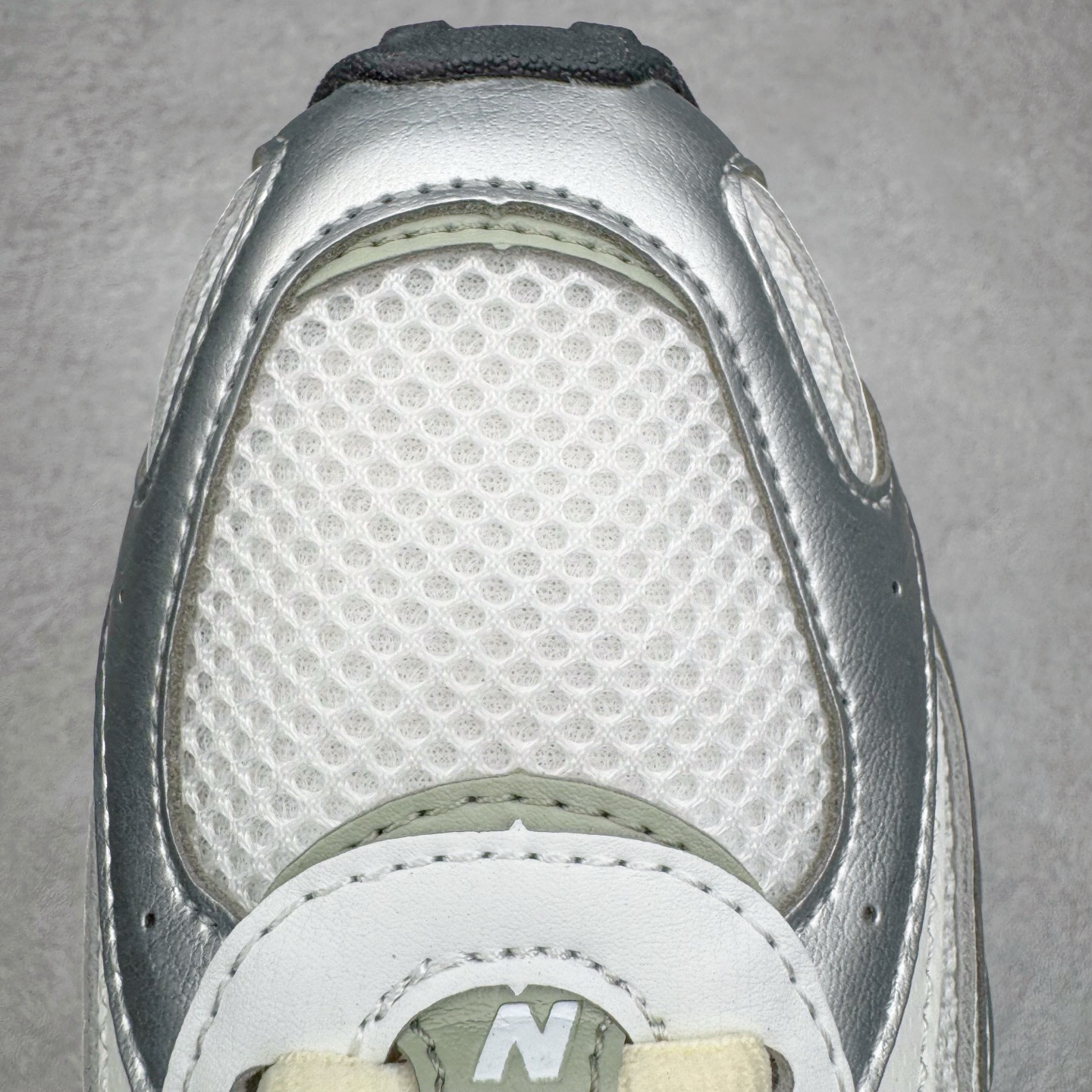 图片[13]-＃M纯原 New Balance U204LSWB NB新百伦新款舒适百搭耐磨轻便低帮生活休闲鞋 男女同款 原档数据独立私模大底 唯一正确三层组合大底 特高弹切片加持 百分百还原原鞋脚感 NB市场最强产物 防伪原标全套原楦原纸板原厂数据开发 全鞋电脑针车加持 原厂网布 原装进口头层翻毛皮料正确绒感卡色 正确中底拉帮中底网布细节 匠心打造 耗时两个月开发完成 工艺极其复杂难度可想而知 高端零售专供产物 尺码：36 37 37.5 38 38.5 39.5 40 40.5 41.5 42 42.5 43 44 44.5 45 45.5 46.5 47-选品中心