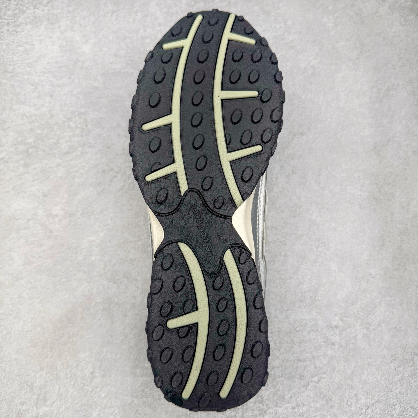 图片[9]-＃M纯原 New Balance U204LSWB NB新百伦新款舒适百搭耐磨轻便低帮生活休闲鞋 男女同款 原档数据独立私模大底 唯一正确三层组合大底 特高弹切片加持 百分百还原原鞋脚感 NB市场最强产物 防伪原标全套原楦原纸板原厂数据开发 全鞋电脑针车加持 原厂网布 原装进口头层翻毛皮料正确绒感卡色 正确中底拉帮中底网布细节 匠心打造 耗时两个月开发完成 工艺极其复杂难度可想而知 高端零售专供产物 尺码：36 37 37.5 38 38.5 39.5 40 40.5 41.5 42 42.5 43 44 44.5 45 45.5 46.5 47-选品中心