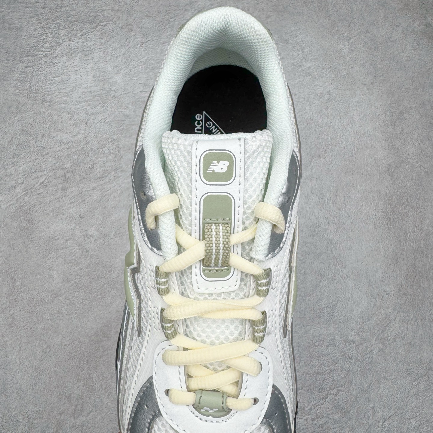 图片[5]-＃M纯原 New Balance U204LSWB NB新百伦新款舒适百搭耐磨轻便低帮生活休闲鞋 男女同款 原档数据独立私模大底 唯一正确三层组合大底 特高弹切片加持 百分百还原原鞋脚感 NB市场最强产物 防伪原标全套原楦原纸板原厂数据开发 全鞋电脑针车加持 原厂网布 原装进口头层翻毛皮料正确绒感卡色 正确中底拉帮中底网布细节 匠心打造 耗时两个月开发完成 工艺极其复杂难度可想而知 高端零售专供产物 尺码：36 37 37.5 38 38.5 39.5 40 40.5 41.5 42 42.5 43 44 44.5 45 45.5 46.5 47-选品中心