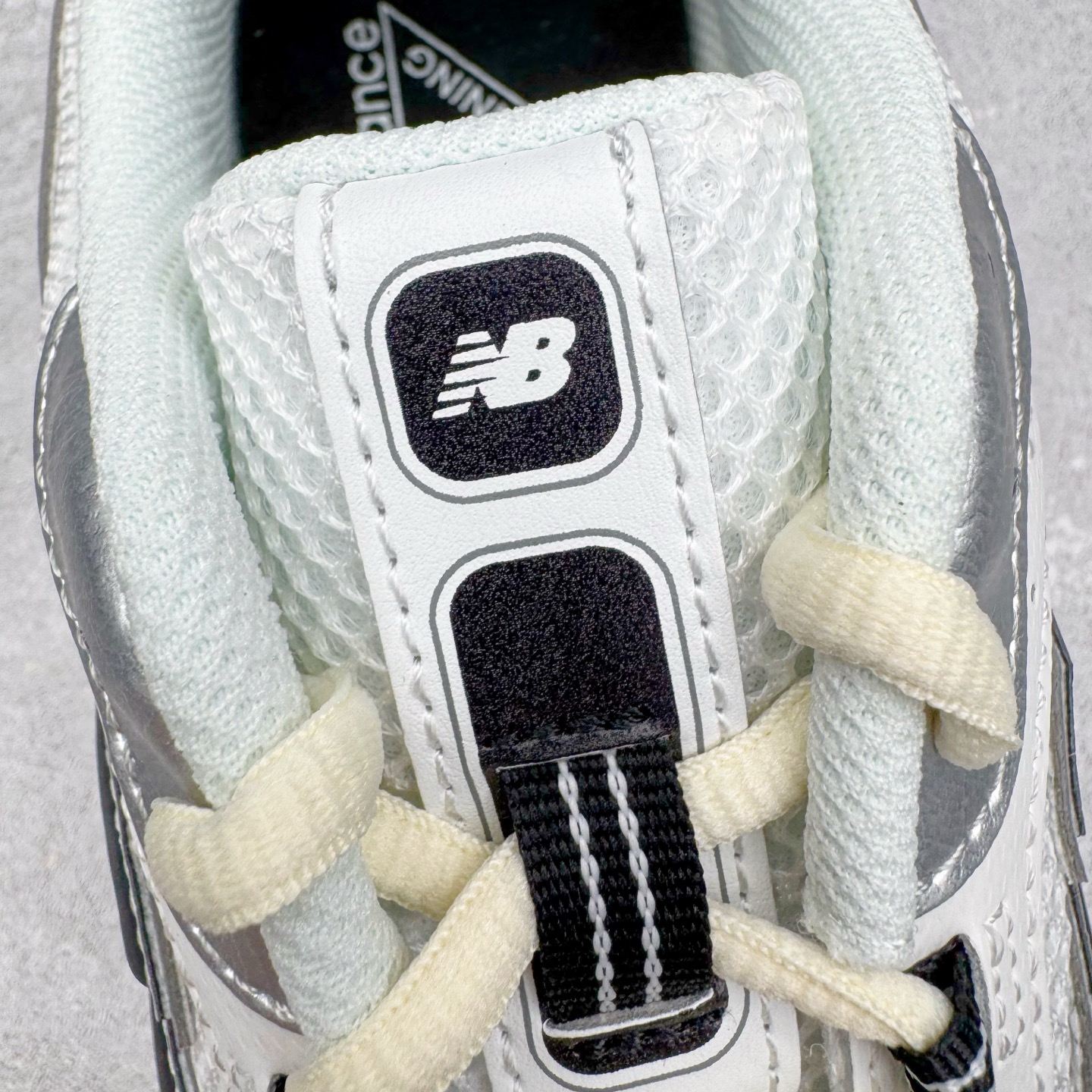 图片[12]-＃M纯原 New Balance U204LSWD NB新百伦新款舒适百搭耐磨轻便低帮生活休闲鞋 男女同款 原档数据独立私模大底 唯一正确三层组合大底 特高弹切片加持 百分百还原原鞋脚感 NB市场最强产物 防伪原标全套原楦原纸板原厂数据开发 全鞋电脑针车加持 原厂网布 原装进口头层翻毛皮料正确绒感卡色 正确中底拉帮中底网布细节 匠心打造 耗时两个月开发完成 工艺极其复杂难度可想而知 高端零售专供产物 尺码：36 37 37.5 38 38.5 39.5 40 40.5 41.5 42 42.5 43 44 44.5 45 45.5 46.5 47-选品中心