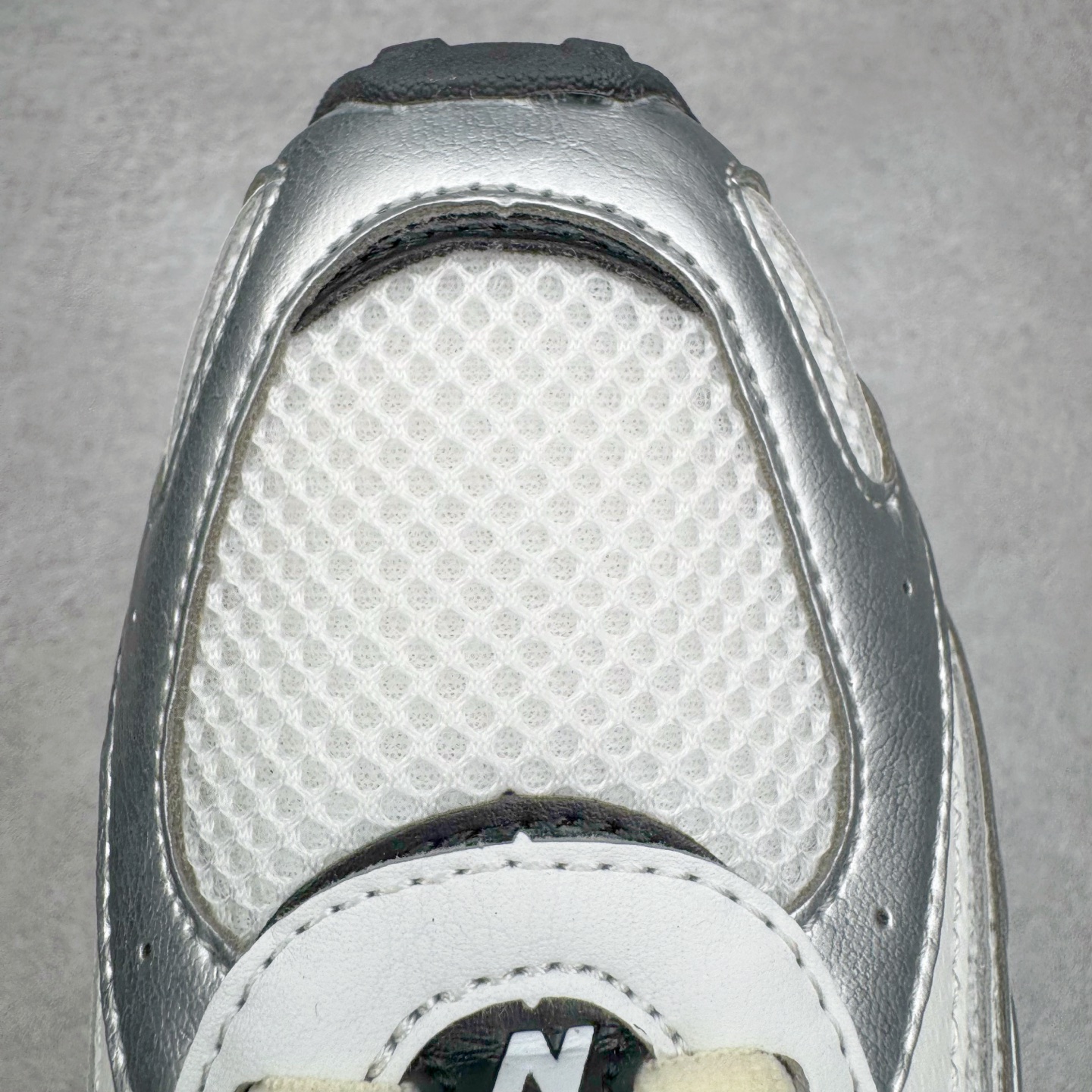 图片[14]-＃M纯原 New Balance U204LSWD NB新百伦新款舒适百搭耐磨轻便低帮生活休闲鞋 男女同款 原档数据独立私模大底 唯一正确三层组合大底 特高弹切片加持 百分百还原原鞋脚感 NB市场最强产物 防伪原标全套原楦原纸板原厂数据开发 全鞋电脑针车加持 原厂网布 原装进口头层翻毛皮料正确绒感卡色 正确中底拉帮中底网布细节 匠心打造 耗时两个月开发完成 工艺极其复杂难度可想而知 高端零售专供产物 尺码：36 37 37.5 38 38.5 39.5 40 40.5 41.5 42 42.5 43 44 44.5 45 45.5 46.5 47-选品中心