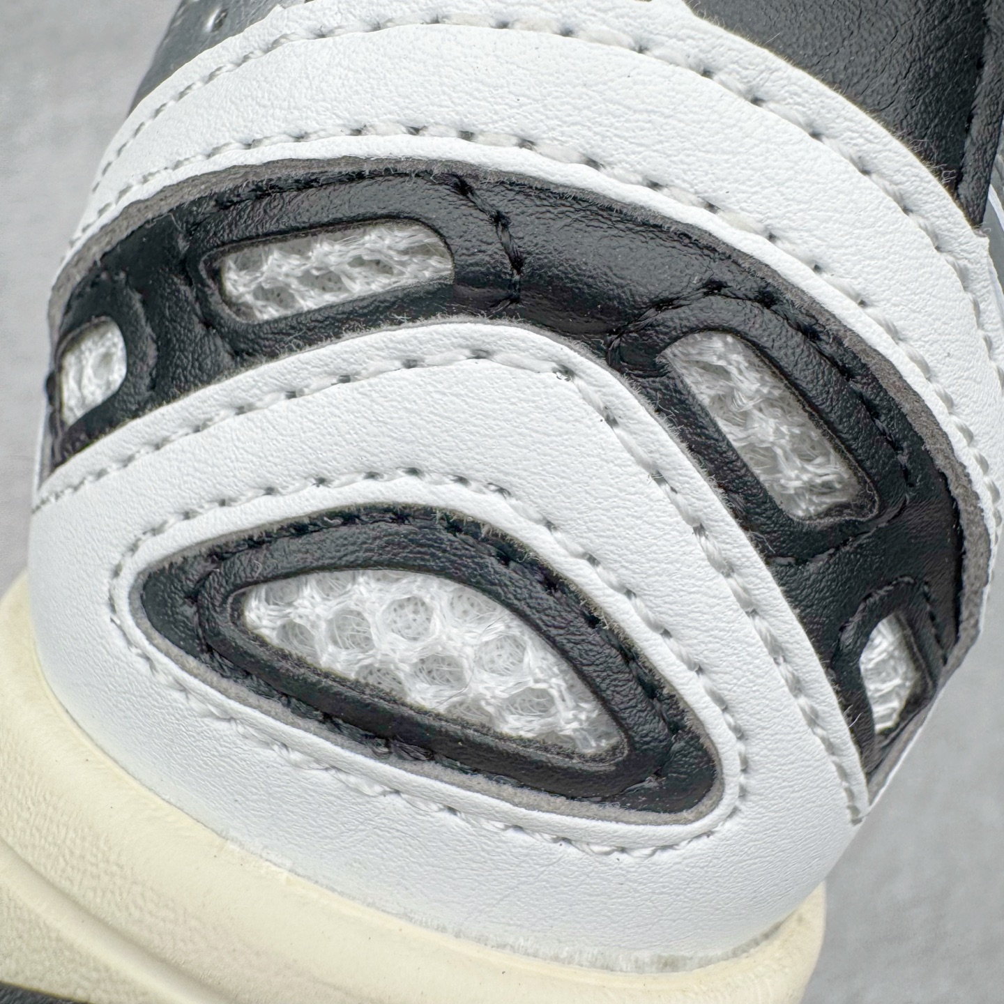 图片[15]-＃M纯原 New Balance U204LSWD NB新百伦新款舒适百搭耐磨轻便低帮生活休闲鞋 男女同款 原档数据独立私模大底 唯一正确三层组合大底 特高弹切片加持 百分百还原原鞋脚感 NB市场最强产物 防伪原标全套原楦原纸板原厂数据开发 全鞋电脑针车加持 原厂网布 原装进口头层翻毛皮料正确绒感卡色 正确中底拉帮中底网布细节 匠心打造 耗时两个月开发完成 工艺极其复杂难度可想而知 高端零售专供产物 尺码：36 37 37.5 38 38.5 39.5 40 40.5 41.5 42 42.5 43 44 44.5 45 45.5 46.5 47-选品中心