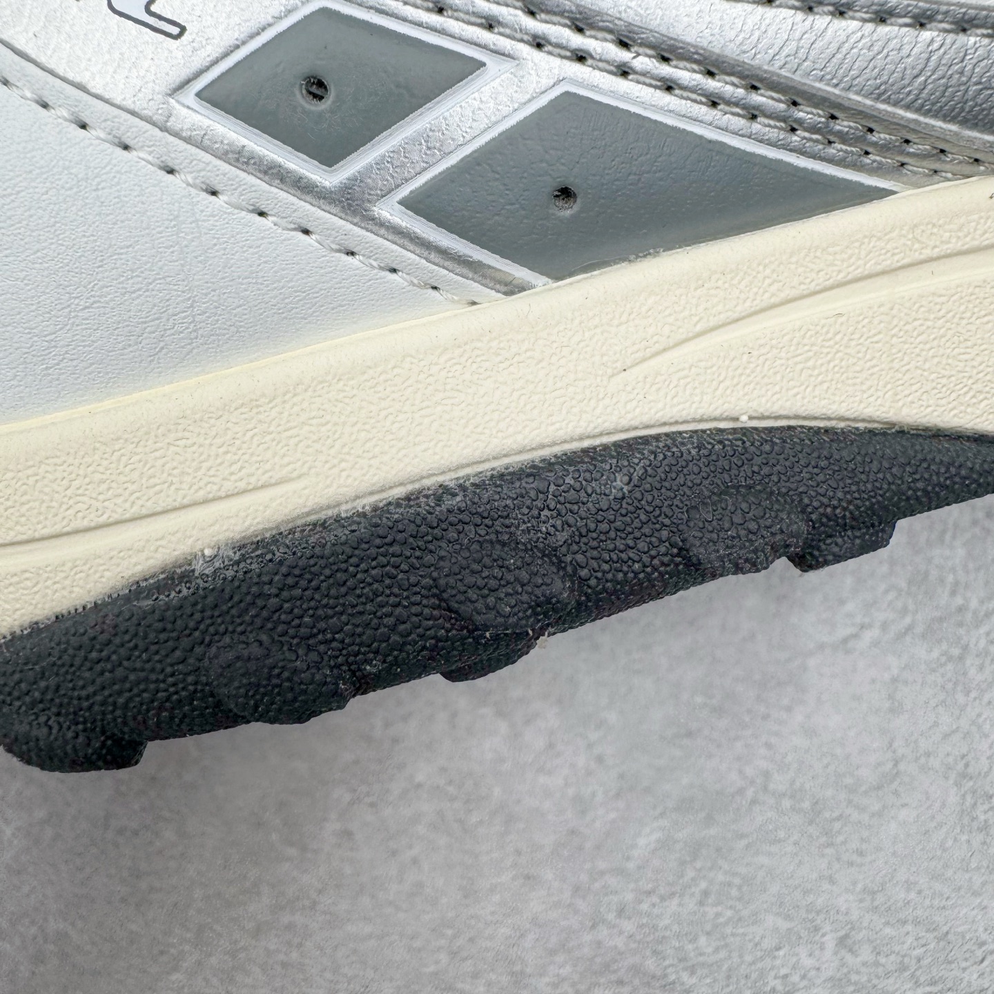 图片[19]-＃M纯原 New Balance U204LSWD NB新百伦新款舒适百搭耐磨轻便低帮生活休闲鞋 男女同款 原档数据独立私模大底 唯一正确三层组合大底 特高弹切片加持 百分百还原原鞋脚感 NB市场最强产物 防伪原标全套原楦原纸板原厂数据开发 全鞋电脑针车加持 原厂网布 原装进口头层翻毛皮料正确绒感卡色 正确中底拉帮中底网布细节 匠心打造 耗时两个月开发完成 工艺极其复杂难度可想而知 高端零售专供产物 尺码：36 37 37.5 38 38.5 39.5 40 40.5 41.5 42 42.5 43 44 44.5 45 45.5 46.5 47-选品中心