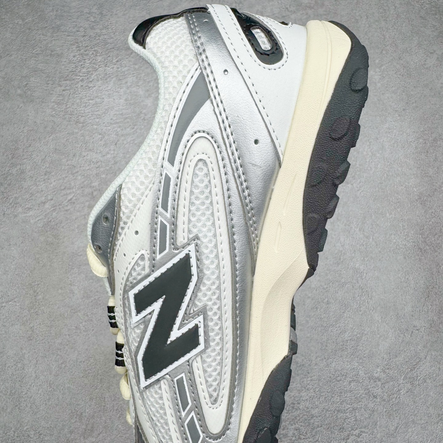 图片[7]-＃M纯原 New Balance U204LSWD NB新百伦新款舒适百搭耐磨轻便低帮生活休闲鞋 男女同款 原档数据独立私模大底 唯一正确三层组合大底 特高弹切片加持 百分百还原原鞋脚感 NB市场最强产物 防伪原标全套原楦原纸板原厂数据开发 全鞋电脑针车加持 原厂网布 原装进口头层翻毛皮料正确绒感卡色 正确中底拉帮中底网布细节 匠心打造 耗时两个月开发完成 工艺极其复杂难度可想而知 高端零售专供产物 尺码：36 37 37.5 38 38.5 39.5 40 40.5 41.5 42 42.5 43 44 44.5 45 45.5 46.5 47-选品中心