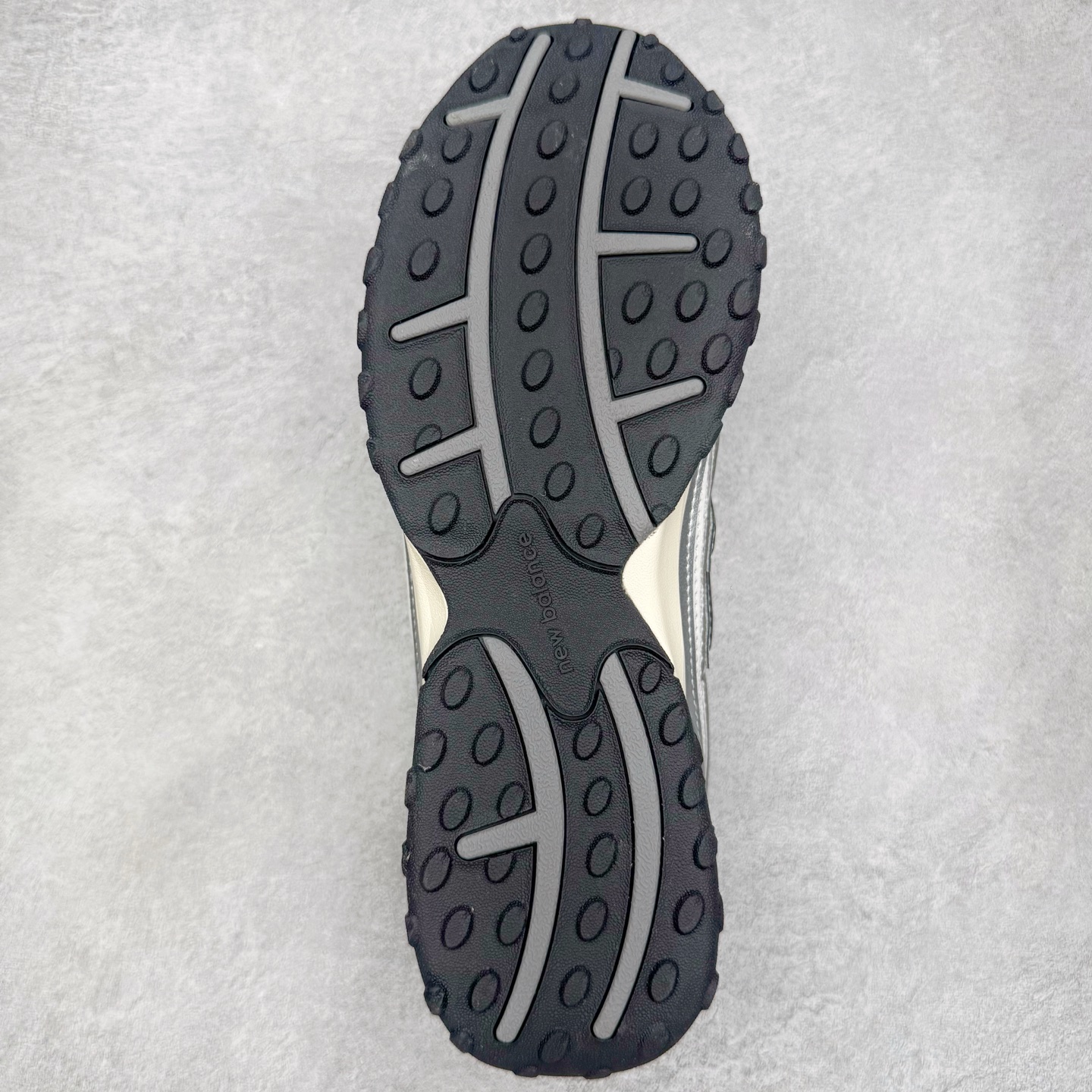 图片[9]-＃M纯原 New Balance U204LSWD NB新百伦新款舒适百搭耐磨轻便低帮生活休闲鞋 男女同款 原档数据独立私模大底 唯一正确三层组合大底 特高弹切片加持 百分百还原原鞋脚感 NB市场最强产物 防伪原标全套原楦原纸板原厂数据开发 全鞋电脑针车加持 原厂网布 原装进口头层翻毛皮料正确绒感卡色 正确中底拉帮中底网布细节 匠心打造 耗时两个月开发完成 工艺极其复杂难度可想而知 高端零售专供产物 尺码：36 37 37.5 38 38.5 39.5 40 40.5 41.5 42 42.5 43 44 44.5 45 45.5 46.5 47-选品中心