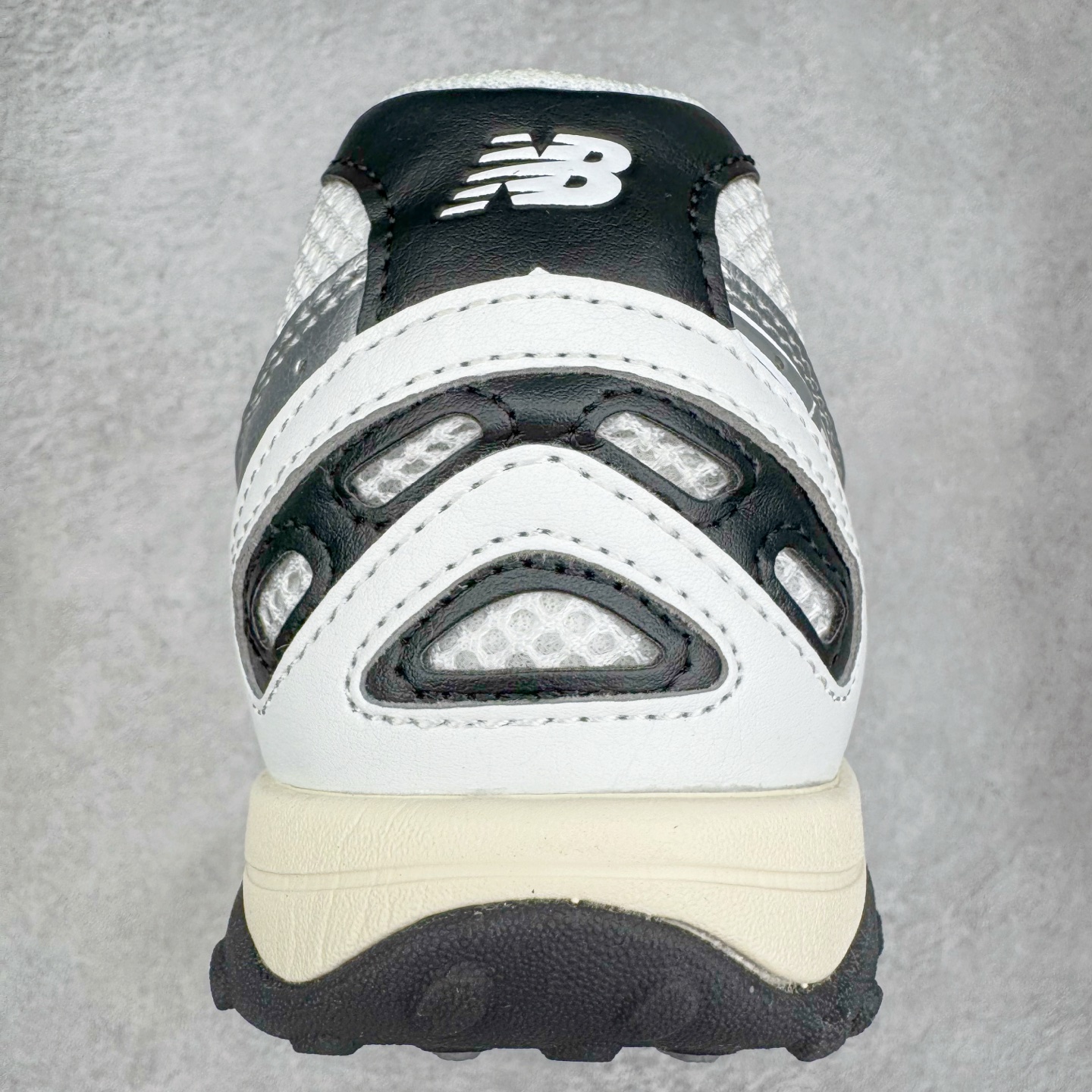 图片[8]-＃M纯原 New Balance U204LSWD NB新百伦新款舒适百搭耐磨轻便低帮生活休闲鞋 男女同款 原档数据独立私模大底 唯一正确三层组合大底 特高弹切片加持 百分百还原原鞋脚感 NB市场最强产物 防伪原标全套原楦原纸板原厂数据开发 全鞋电脑针车加持 原厂网布 原装进口头层翻毛皮料正确绒感卡色 正确中底拉帮中底网布细节 匠心打造 耗时两个月开发完成 工艺极其复杂难度可想而知 高端零售专供产物 尺码：36 37 37.5 38 38.5 39.5 40 40.5 41.5 42 42.5 43 44 44.5 45 45.5 46.5 47-选品中心