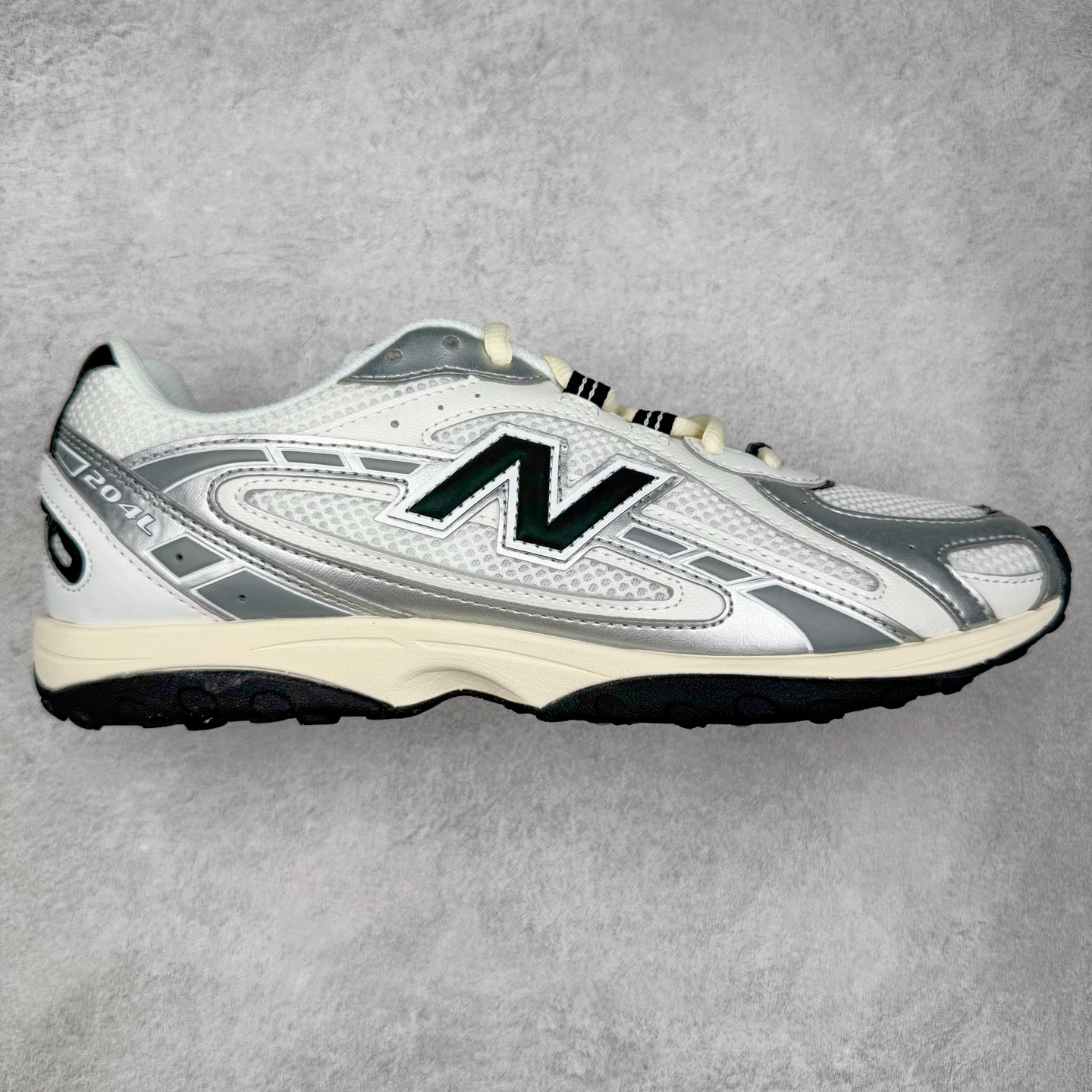 ＃M纯原 New Balance U204LSWD NB新百伦新款舒适百搭耐磨轻便低帮生活休闲鞋 男女同款 原档数据独立私模大底 唯一正确三层组合大底 特高弹切片加持 百分百还原原鞋脚感 NB市场最强产物 防伪原标全套原楦原纸板原厂数据开发 全鞋电脑针车加持 原厂网布 原装进口头层翻毛皮料正确绒感卡色 正确中底拉帮中底网布细节 匠心打造 耗时两个月开发完成 工艺极其复杂难度可想而知 高端零售专供产物 尺码：36 37 37.5 38 38.5 39.5 40 40.5 41.5 42 42.5 43 44 44.5 45 45.5 46.5 47-选品中心
