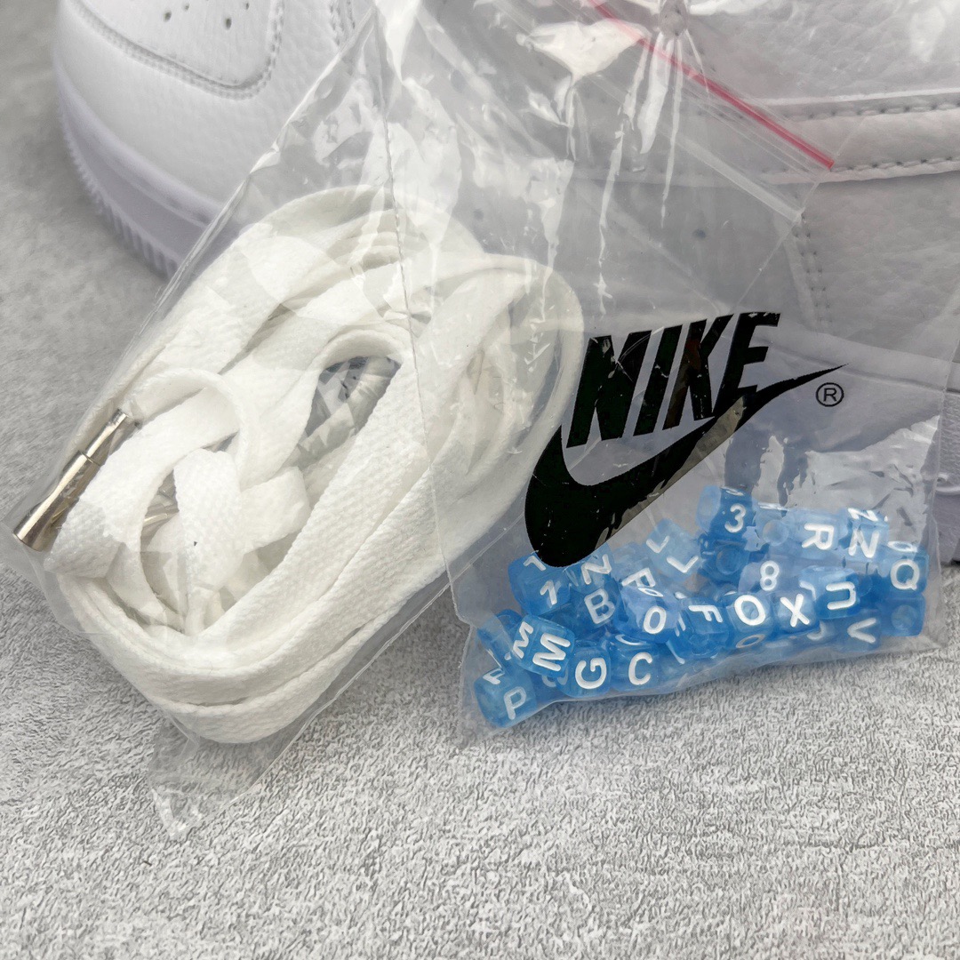 图片[16]-＃G版纯原 NOCTA x NK Air Force 1 Low \’07 空军一号低帮经典板鞋 Drake联名纯白 CZ8065-100 独家私模大底 头层原厂皮料 原盒原配 不规则波浪大底咬花 全鞋电脑针车 工整有序 视觉效果满分 原厂拉帮手法 标准四线 密度针距针孔大小控制到位 原装反口里网布海绵 正确卡色网眼大小 新版鞋撑改用纸团代替 原厂港宝加持完美还原灵魂版型 原盒原配从里到外百分百还原 原厂全头层原厂皮料 原标原盒 内置Sole气垫 中底白色背胶 中底划线 已经无限的接近公司 原厂楦头 原厂刺绣 后跟弧度修正 独家私模最大开发到47.5 尺码：36 36.5 37.5 38 38.5 39 40 40.5 41 42 42.5 43 44 44.5 45 46 47.5-选品中心