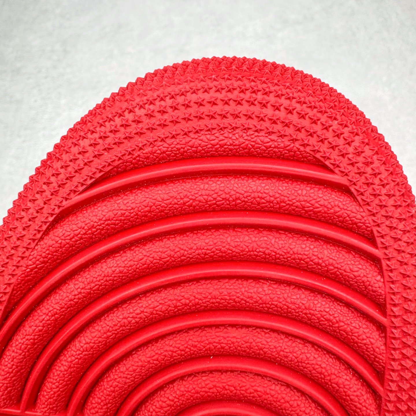 图片[19]-＃PK纯原 Air Jordan AJ1 Retro Low OG 芝加哥低帮 HQ6998-600 全新批次 Ljr同源清远全套加持 圈内最强倒钩系列 高端零售特供批次 产品品控稳定性领先行业 各方面均可对飙L版 良心定价不杀猪 SZ原厂全套原楦原纸板冲刀磨具开发 原厂皮料加持 原厂港宝加持定型后跟R度完美 同源原厂电绣 鬼脸飞翼针数密度立体效果一致 百分百一致原鞋 原厂拉帮工艺 针距密度一致 后跟弧度收口自然不对折 极致一眼正品既视感 进口玻璃冲刀皮料裁剪零毛边 全鞋电脑针车工艺 品控清洁度最高QC检验标准 免检产品 原厂订购鞋盒、鞋标、防尘纸、鞋撑、鞋带 追求极致的原厂味道 尺码：40 40.5 41 42 42.5 43 44 44.5 45 46 47.5 48.5-选品中心