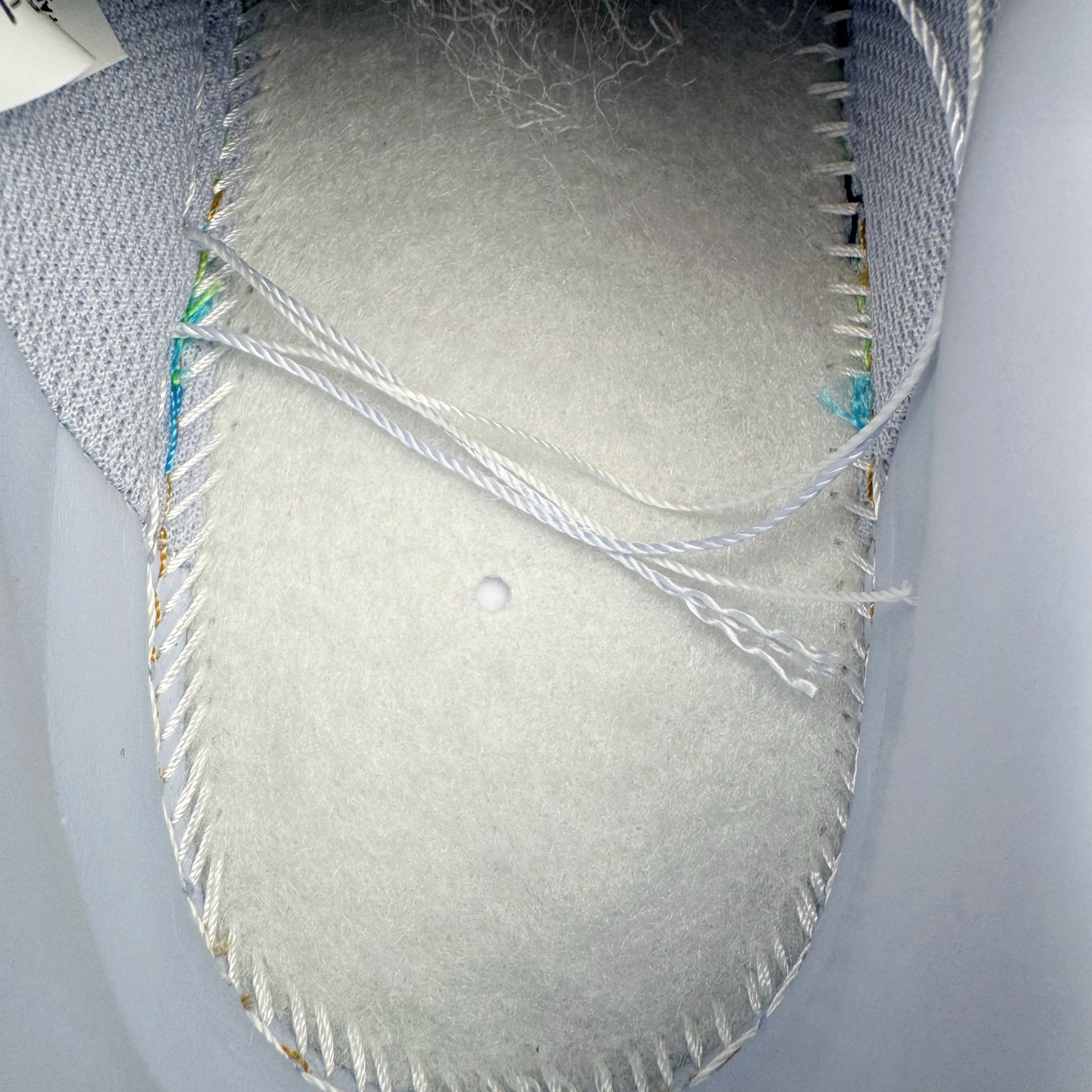 图片[17]-＃G版纯原 NOCTA x NK Air Force 1 Low \’07 空军一号低帮经典板鞋 Drake联名蓝色 CZ8065-500 独家私模大底 头层原厂皮料 原盒原配 不规则波浪大底咬花 全鞋电脑针车 工整有序 视觉效果满分 原厂拉帮手法 标准四线 密度针距针孔大小控制到位 原装反口里网布海绵 正确卡色网眼大小 新版鞋撑改用纸团代替 原厂港宝加持完美还原灵魂版型 原盒原配从里到外百分百还原 原厂全头层原厂皮料 原标原盒 内置Sole气垫 中底白色背胶 中底划线 已经无限的接近公司 原厂楦头 原厂刺绣 后跟弧度修正 独家私模最大开发到47.5 尺码：36 36.5 37.5 38 38.5 39 40 40.5 41 42 42.5 43 44 44.5 45 46 47.5-选品中心