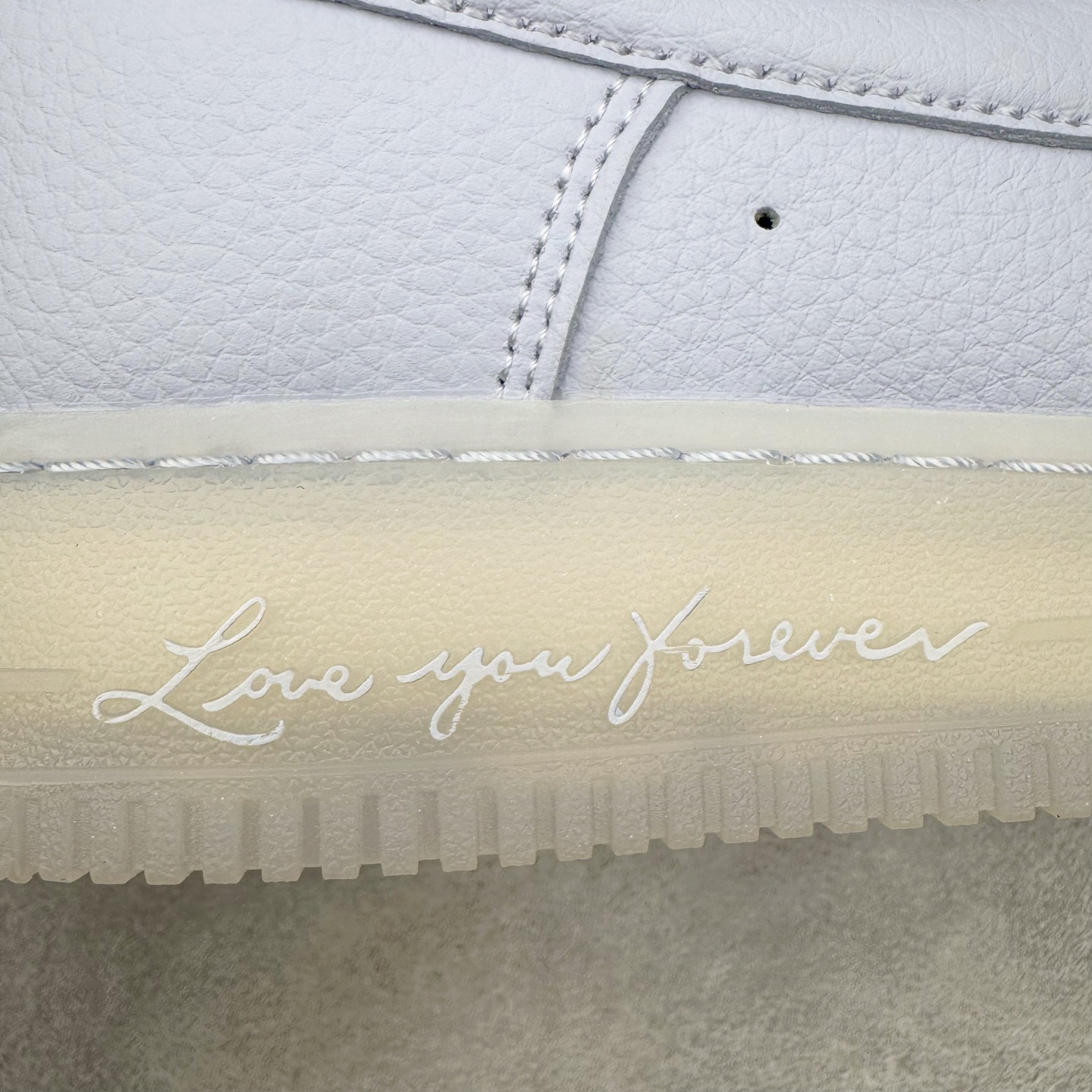 图片[12]-＃G版纯原 NOCTA x NK Air Force 1 Low \’07 空军一号低帮经典板鞋 Drake联名蓝色 CZ8065-500 独家私模大底 头层原厂皮料 原盒原配 不规则波浪大底咬花 全鞋电脑针车 工整有序 视觉效果满分 原厂拉帮手法 标准四线 密度针距针孔大小控制到位 原装反口里网布海绵 正确卡色网眼大小 新版鞋撑改用纸团代替 原厂港宝加持完美还原灵魂版型 原盒原配从里到外百分百还原 原厂全头层原厂皮料 原标原盒 内置Sole气垫 中底白色背胶 中底划线 已经无限的接近公司 原厂楦头 原厂刺绣 后跟弧度修正 独家私模最大开发到47.5 尺码：36 36.5 37.5 38 38.5 39 40 40.5 41 42 42.5 43 44 44.5 45 46 47.5-选品中心