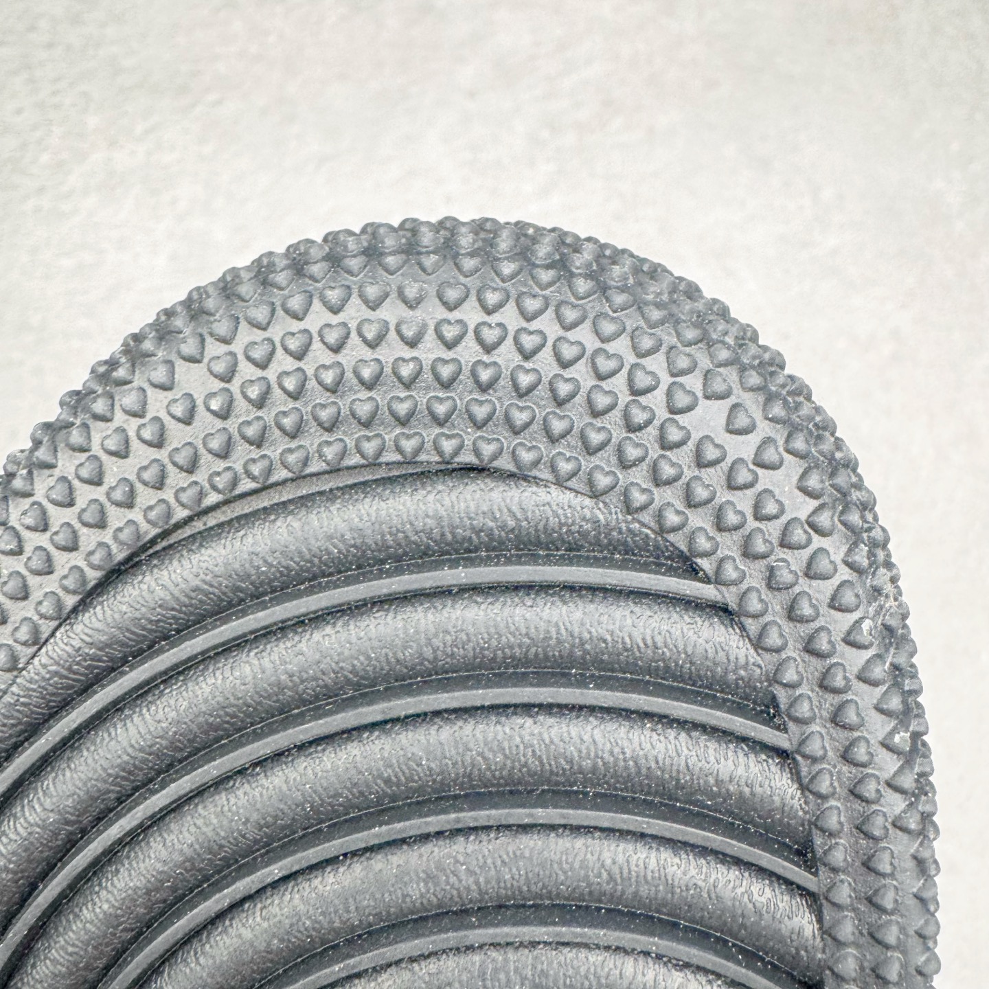 图片[23]-＃G版纯原 NOCTA x NK Air Force 1 Low \’07 空军一号低帮经典板鞋 Drake联名黑色 CZ8065-001 独家私模大底 头层原厂皮料 原盒原配 不规则波浪大底咬花 全鞋电脑针车 工整有序 视觉效果满分 原厂拉帮手法 标准四线 密度针距针孔大小控制到位 原装反口里网布海绵 正确卡色网眼大小 新版鞋撑改用纸团代替 原厂港宝加持完美还原灵魂版型 原盒原配从里到外百分百还原 原厂全头层原厂皮料 原标原盒 内置Sole气垫 中底白色背胶 中底划线 已经无限的接近公司 原厂楦头 原厂刺绣 后跟弧度修正 独家私模最大开发到47.5 尺码：36 36.5 37.5 38 38.5 39 40 40.5 41 42 42.5 43 44 44.5 45 46 47.5-选品中心