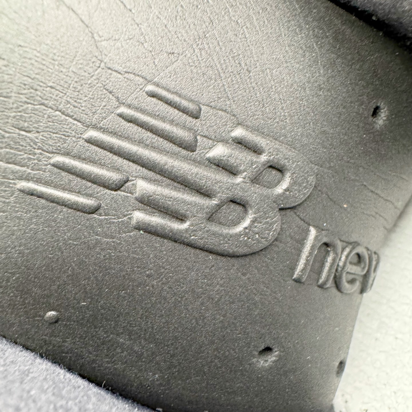 图片[10]-＃G版纯原 New Balance M2002RDB 新百伦潮流复古织物皮革减震防滑耐磨轻便低帮跑步鞋 灰碳色 基于市场现有版本全新升级调整 NB市场最强产物 全套原楦原纸板原厂数据开发 全鞋电脑针车加持 原厂网布 原装进口头层翻毛皮料正确绒感卡色 正确中底拉帮中底网布细节 一比一手工擦旧效果 冲裁组合 匠心打造 耗时两个月开发完成 工艺极其复杂难度可想而知 新开独立私模大底 全网唯一正确做旧组合大底 高端零售专供产物 尺码：36 37 37.5 38 38.5 39.5 40 40.5 41.5 42 42.5 43 44 44.5 45 45.5 46.5 47-选品中心