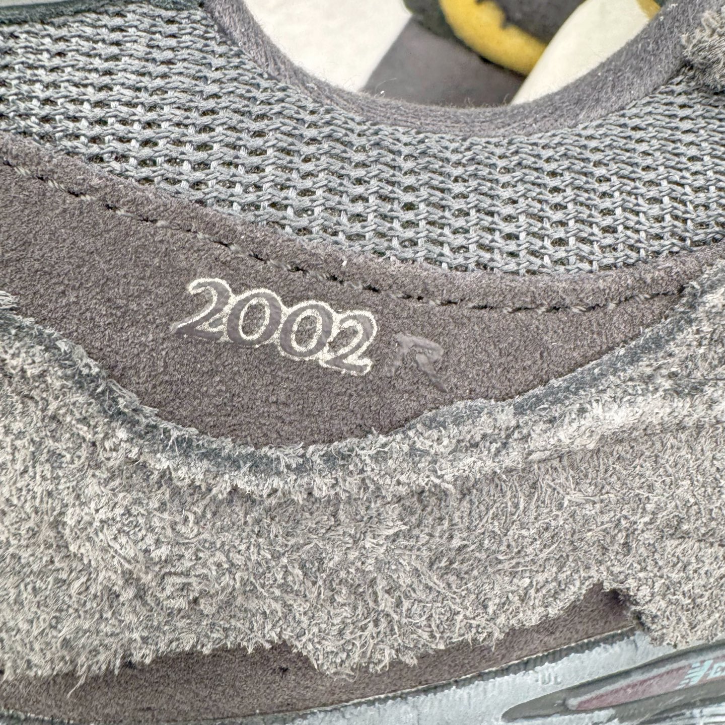 图片[16]-＃G版纯原 New Balance M2002RDB 新百伦潮流复古织物皮革减震防滑耐磨轻便低帮跑步鞋 灰碳色 基于市场现有版本全新升级调整 NB市场最强产物 全套原楦原纸板原厂数据开发 全鞋电脑针车加持 原厂网布 原装进口头层翻毛皮料正确绒感卡色 正确中底拉帮中底网布细节 一比一手工擦旧效果 冲裁组合 匠心打造 耗时两个月开发完成 工艺极其复杂难度可想而知 新开独立私模大底 全网唯一正确做旧组合大底 高端零售专供产物 尺码：36 37 37.5 38 38.5 39.5 40 40.5 41.5 42 42.5 43 44 44.5 45 45.5 46.5 47-选品中心