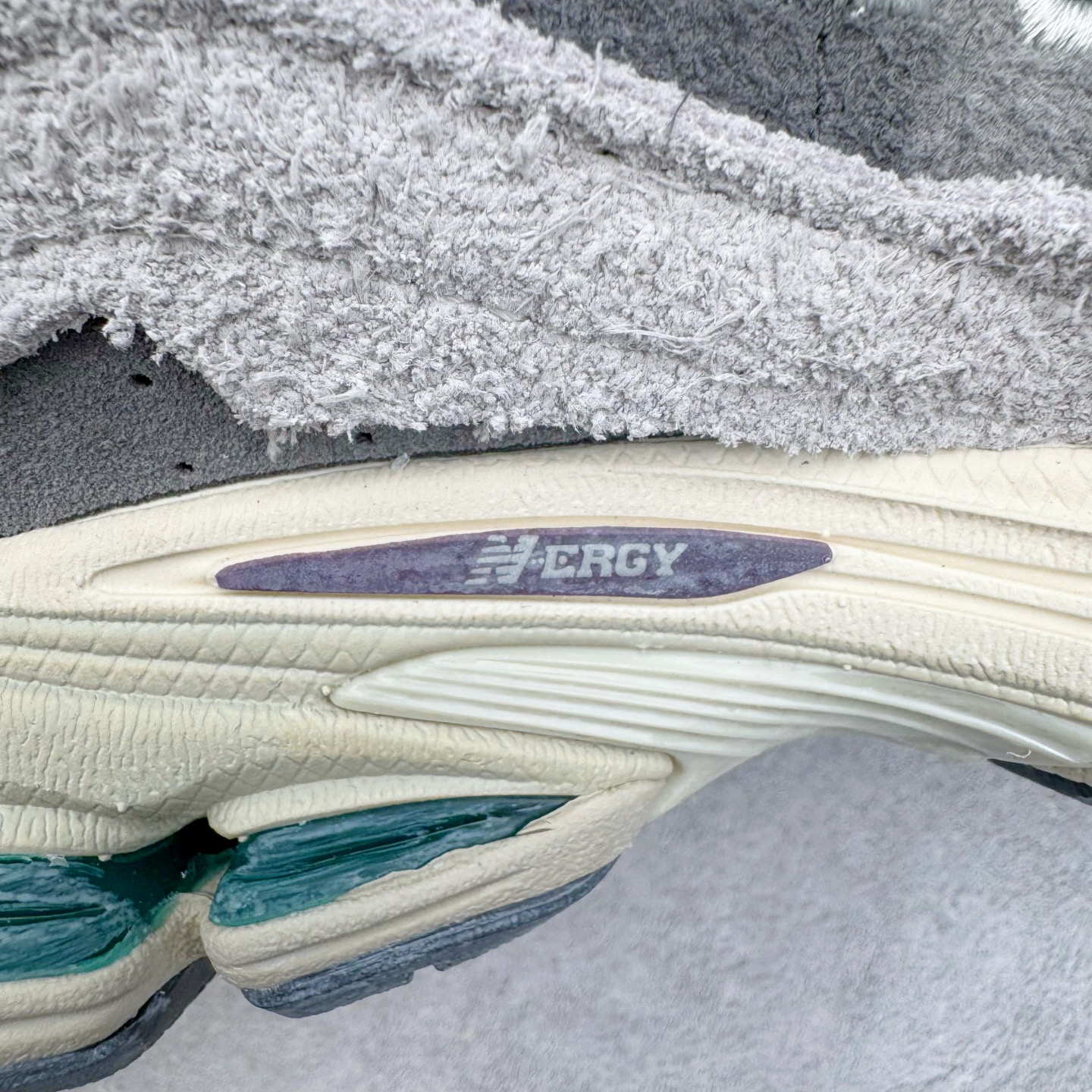 图片[19]-＃G版纯原 New Balance M2002RDA 新百伦潮流复古织物皮革减震防滑耐磨轻便低帮跑步鞋 灰碳色 基于市场现有版本全新升级调整 NB市场最强产物 全套原楦原纸板原厂数据开发 全鞋电脑针车加持 原厂网布 原装进口头层翻毛皮料正确绒感卡色 正确中底拉帮中底网布细节 一比一手工擦旧效果 冲裁组合 匠心打造 耗时两个月开发完成 工艺极其复杂难度可想而知 新开独立私模大底 全网唯一正确做旧组合大底 高端零售专供产物 尺码：36 37 37.5 38 38.5 39.5 40 40.5 41.5 42 42.5 43 44 44.5 45 45.5 46.5 47-选品中心