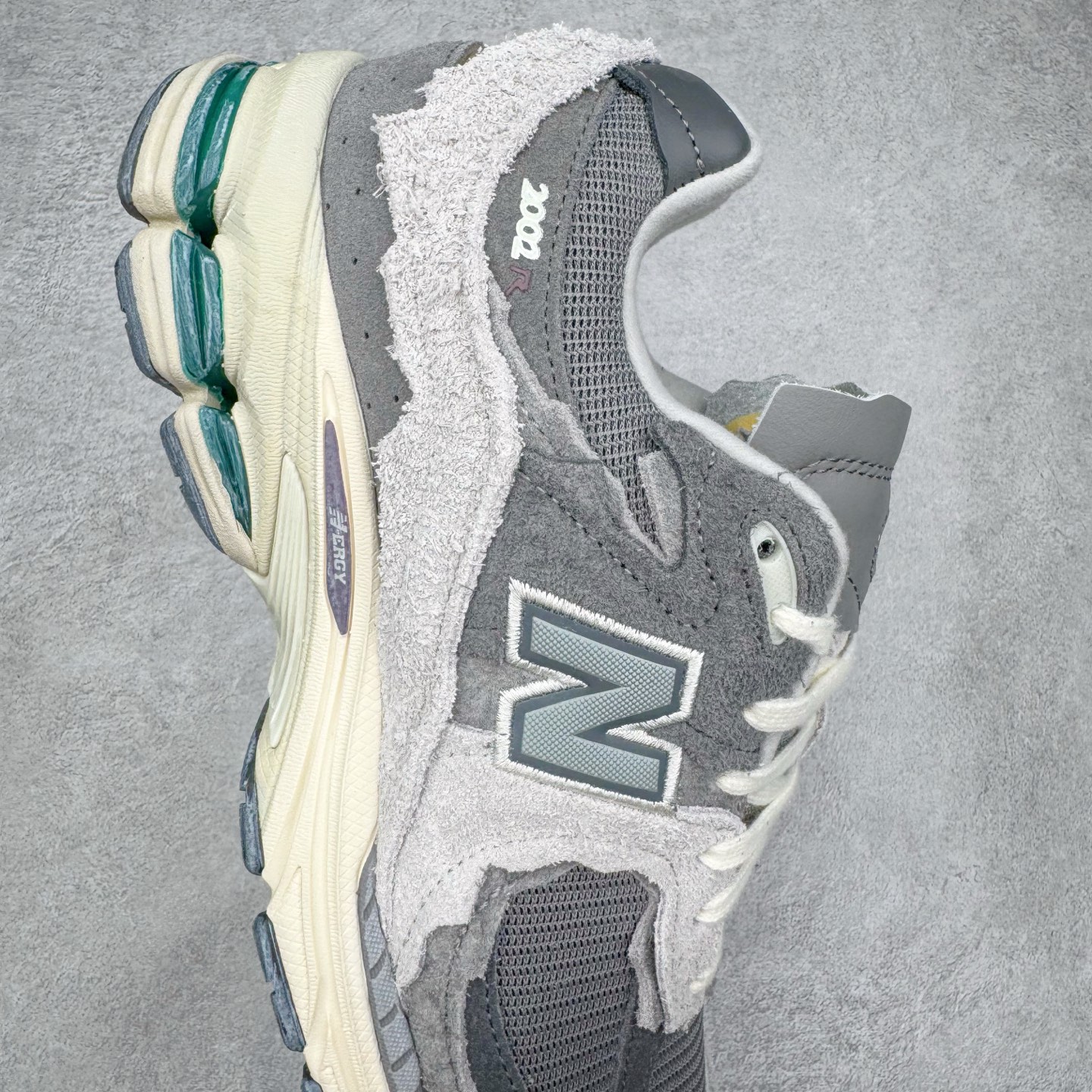 图片[6]-＃G版纯原 New Balance M2002RDA 新百伦潮流复古织物皮革减震防滑耐磨轻便低帮跑步鞋 灰碳色 基于市场现有版本全新升级调整 NB市场最强产物 全套原楦原纸板原厂数据开发 全鞋电脑针车加持 原厂网布 原装进口头层翻毛皮料正确绒感卡色 正确中底拉帮中底网布细节 一比一手工擦旧效果 冲裁组合 匠心打造 耗时两个月开发完成 工艺极其复杂难度可想而知 新开独立私模大底 全网唯一正确做旧组合大底 高端零售专供产物 尺码：36 37 37.5 38 38.5 39.5 40 40.5 41.5 42 42.5 43 44 44.5 45 45.5 46.5 47-选品中心