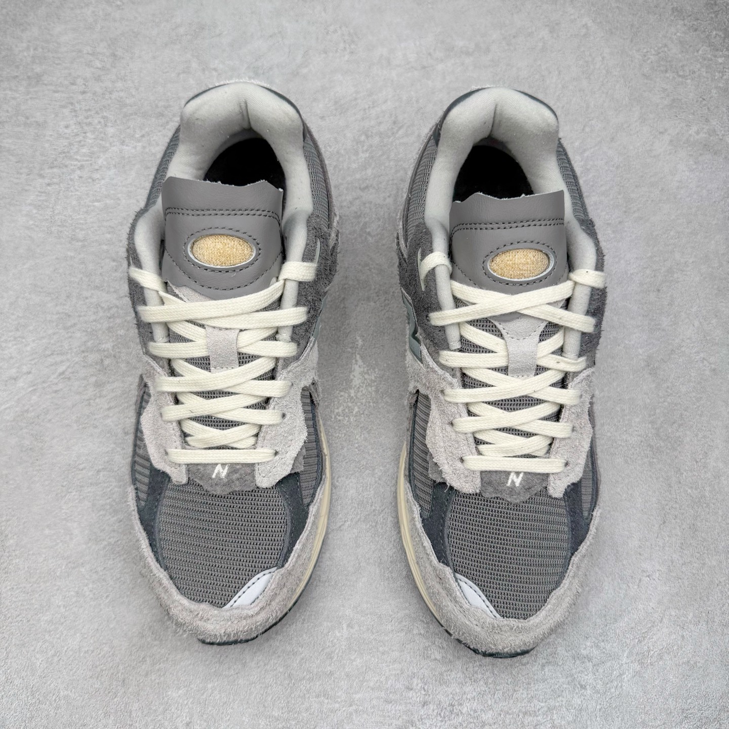 图片[2]-＃G版纯原 New Balance M2002RDA 新百伦潮流复古织物皮革减震防滑耐磨轻便低帮跑步鞋 灰碳色 基于市场现有版本全新升级调整 NB市场最强产物 全套原楦原纸板原厂数据开发 全鞋电脑针车加持 原厂网布 原装进口头层翻毛皮料正确绒感卡色 正确中底拉帮中底网布细节 一比一手工擦旧效果 冲裁组合 匠心打造 耗时两个月开发完成 工艺极其复杂难度可想而知 新开独立私模大底 全网唯一正确做旧组合大底 高端零售专供产物 尺码：36 37 37.5 38 38.5 39.5 40 40.5 41.5 42 42.5 43 44 44.5 45 45.5 46.5 47-选品中心