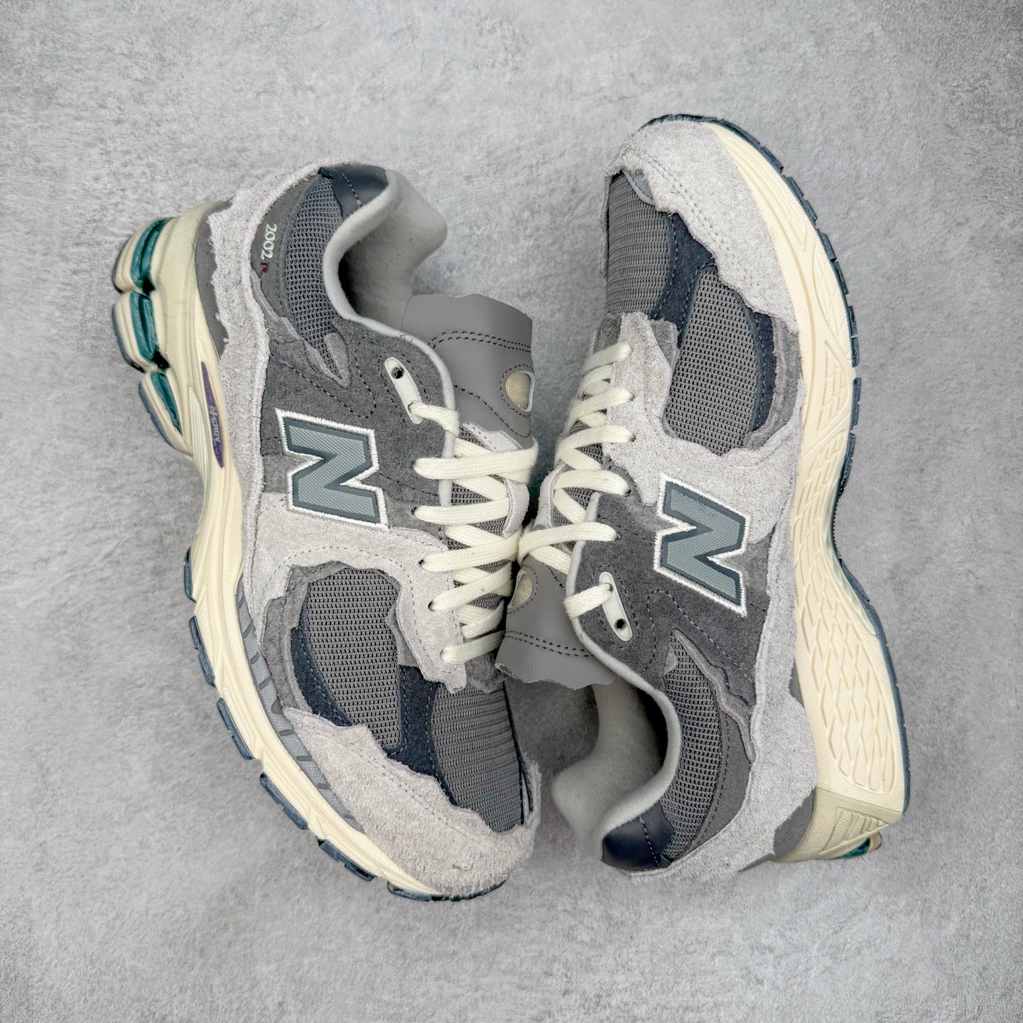 图片[3]-＃G版纯原 New Balance M2002RDA 新百伦潮流复古织物皮革减震防滑耐磨轻便低帮跑步鞋 灰碳色 基于市场现有版本全新升级调整 NB市场最强产物 全套原楦原纸板原厂数据开发 全鞋电脑针车加持 原厂网布 原装进口头层翻毛皮料正确绒感卡色 正确中底拉帮中底网布细节 一比一手工擦旧效果 冲裁组合 匠心打造 耗时两个月开发完成 工艺极其复杂难度可想而知 新开独立私模大底 全网唯一正确做旧组合大底 高端零售专供产物 尺码：36 37 37.5 38 38.5 39.5 40 40.5 41.5 42 42.5 43 44 44.5 45 45.5 46.5 47-选品中心