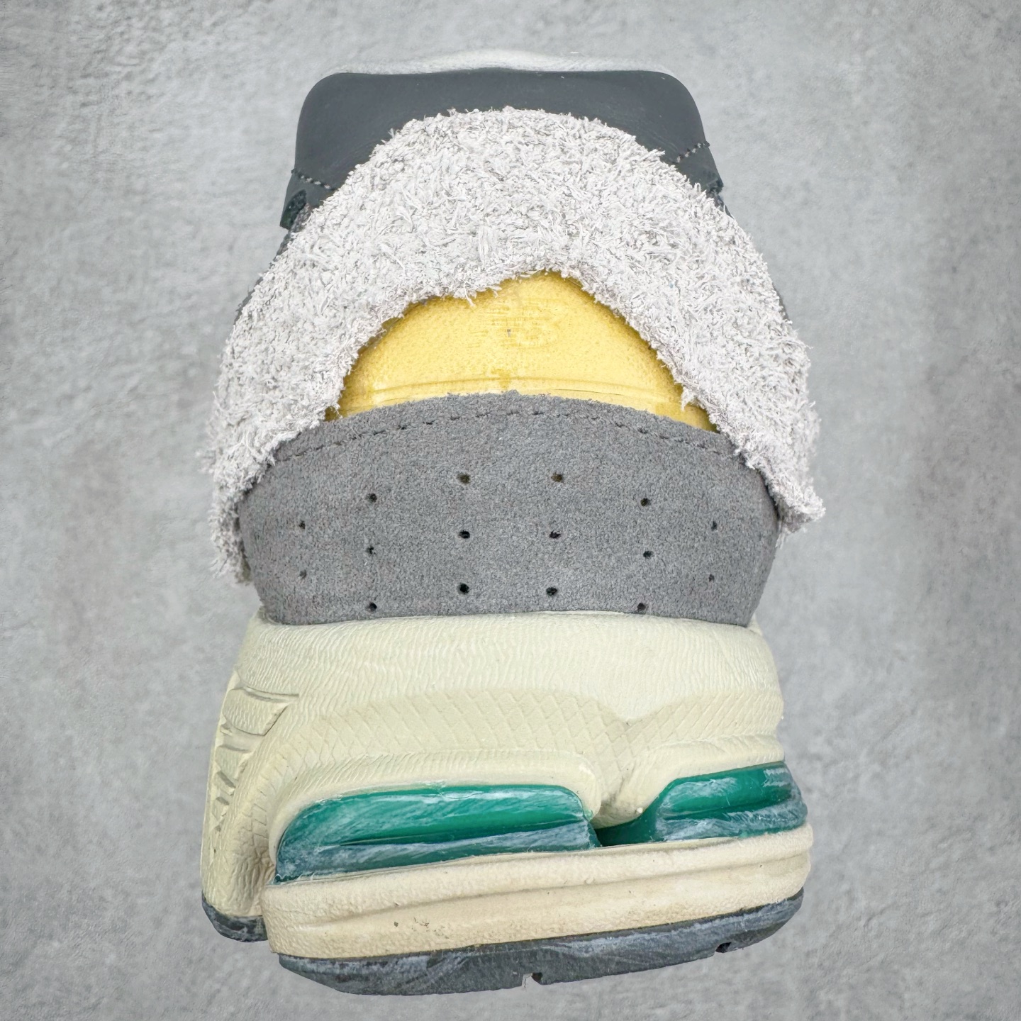 图片[8]-＃G版纯原 New Balance M2002RDA 新百伦潮流复古织物皮革减震防滑耐磨轻便低帮跑步鞋 灰碳色 基于市场现有版本全新升级调整 NB市场最强产物 全套原楦原纸板原厂数据开发 全鞋电脑针车加持 原厂网布 原装进口头层翻毛皮料正确绒感卡色 正确中底拉帮中底网布细节 一比一手工擦旧效果 冲裁组合 匠心打造 耗时两个月开发完成 工艺极其复杂难度可想而知 新开独立私模大底 全网唯一正确做旧组合大底 高端零售专供产物 尺码：36 37 37.5 38 38.5 39.5 40 40.5 41.5 42 42.5 43 44 44.5 45 45.5 46.5 47-选品中心