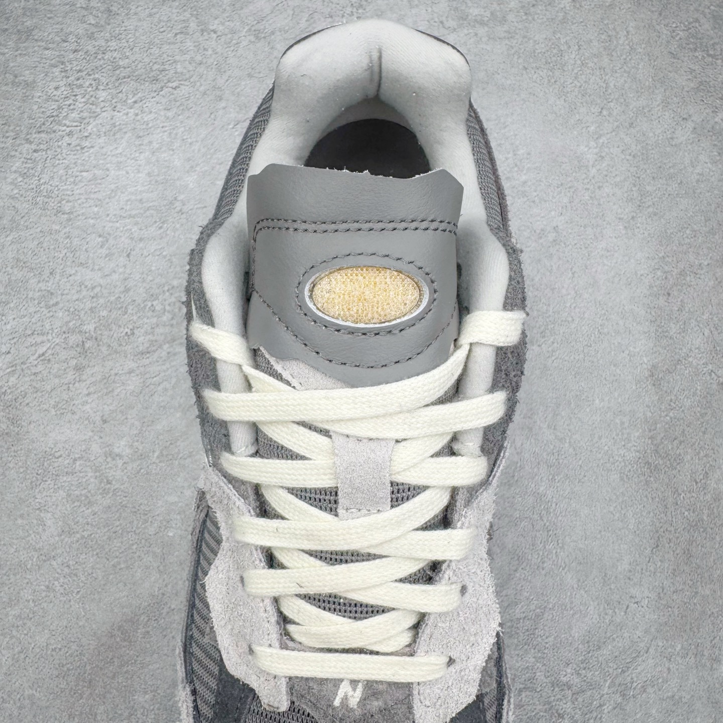 图片[5]-＃G版纯原 New Balance M2002RDA 新百伦潮流复古织物皮革减震防滑耐磨轻便低帮跑步鞋 灰碳色 基于市场现有版本全新升级调整 NB市场最强产物 全套原楦原纸板原厂数据开发 全鞋电脑针车加持 原厂网布 原装进口头层翻毛皮料正确绒感卡色 正确中底拉帮中底网布细节 一比一手工擦旧效果 冲裁组合 匠心打造 耗时两个月开发完成 工艺极其复杂难度可想而知 新开独立私模大底 全网唯一正确做旧组合大底 高端零售专供产物 尺码：36 37 37.5 38 38.5 39.5 40 40.5 41.5 42 42.5 43 44 44.5 45 45.5 46.5 47-选品中心