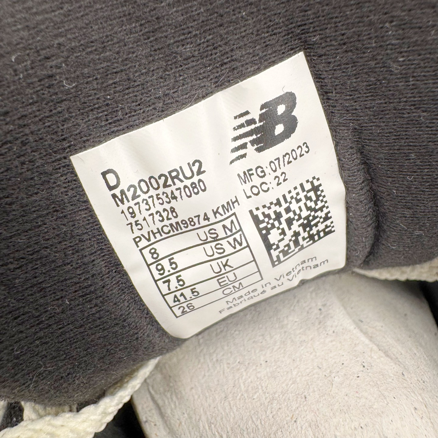 图片[21]-＃G版纯原 New Balance M2002RU2 新百伦潮流复古织物皮革减震防滑耐磨轻便低帮跑步鞋 灰碳色 基于市场现有版本全新升级调整 NB市场最强产物 全套原楦原纸板原厂数据开发 全鞋电脑针车加持 原厂网布 原装进口头层翻毛皮料正确绒感卡色 正确中底拉帮中底网布细节 一比一手工擦旧效果 冲裁组合 匠心打造 耗时两个月开发完成 工艺极其复杂难度可想而知 新开独立私模大底 全网唯一正确做旧组合大底 高端零售专供产物 尺码：36 37 37.5 38 38.5 39.5 40 40.5 41.5 42 42.5 43 44 44.5 45 45.5 46.5 47-选品中心