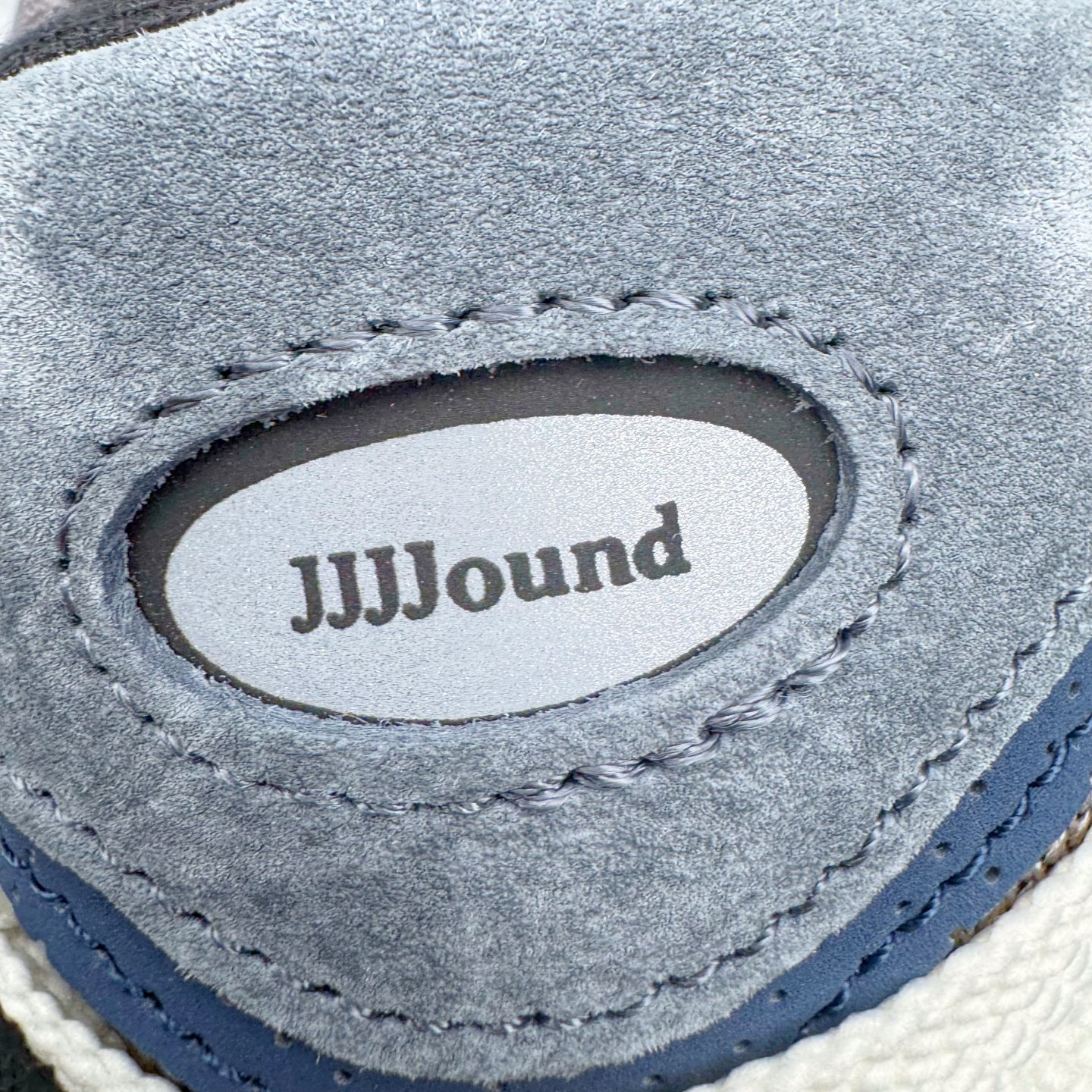 图片[13]-＃G版纯原 New Balance M2002RU2 新百伦潮流复古织物皮革减震防滑耐磨轻便低帮跑步鞋 灰碳色 基于市场现有版本全新升级调整 NB市场最强产物 全套原楦原纸板原厂数据开发 全鞋电脑针车加持 原厂网布 原装进口头层翻毛皮料正确绒感卡色 正确中底拉帮中底网布细节 一比一手工擦旧效果 冲裁组合 匠心打造 耗时两个月开发完成 工艺极其复杂难度可想而知 新开独立私模大底 全网唯一正确做旧组合大底 高端零售专供产物 尺码：36 37 37.5 38 38.5 39.5 40 40.5 41.5 42 42.5 43 44 44.5 45 45.5 46.5 47-选品中心