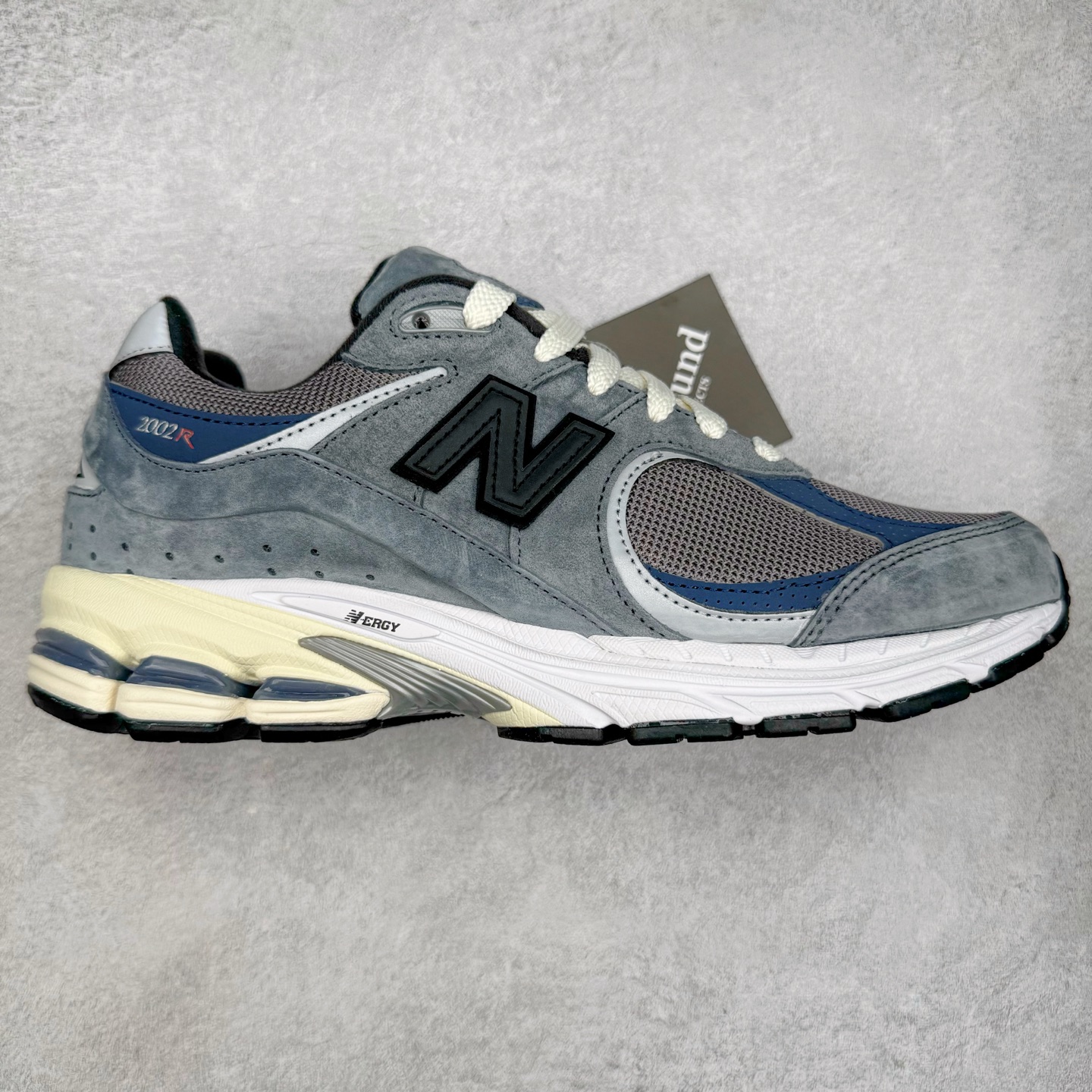 图片[6]-＃G版纯原 New Balance M2002R 新百伦潮流复古织物皮革减震防滑耐磨轻便低帮跑步鞋 灰碳色 基于市场现有版本全新升级调整 NB市场最强产物 全套原楦原纸板原厂数据开发 全鞋电脑针车加持 原厂网布 原装进口头层翻毛皮料正确绒感卡色 正确中底拉帮中底网布细节 一比一手工擦旧效果 冲裁组合 匠心打造 耗时两个月开发完成 工艺极其复杂难度可想而知 新开独立私模大底 全网唯一正确做旧组合大底 高端零售专供产物 尺码：36 37 37.5 38 38.5 39.5 40 40.5 41.5 42 42.5 43 44 44.5 45 45.5 46.5 47-选品中心
