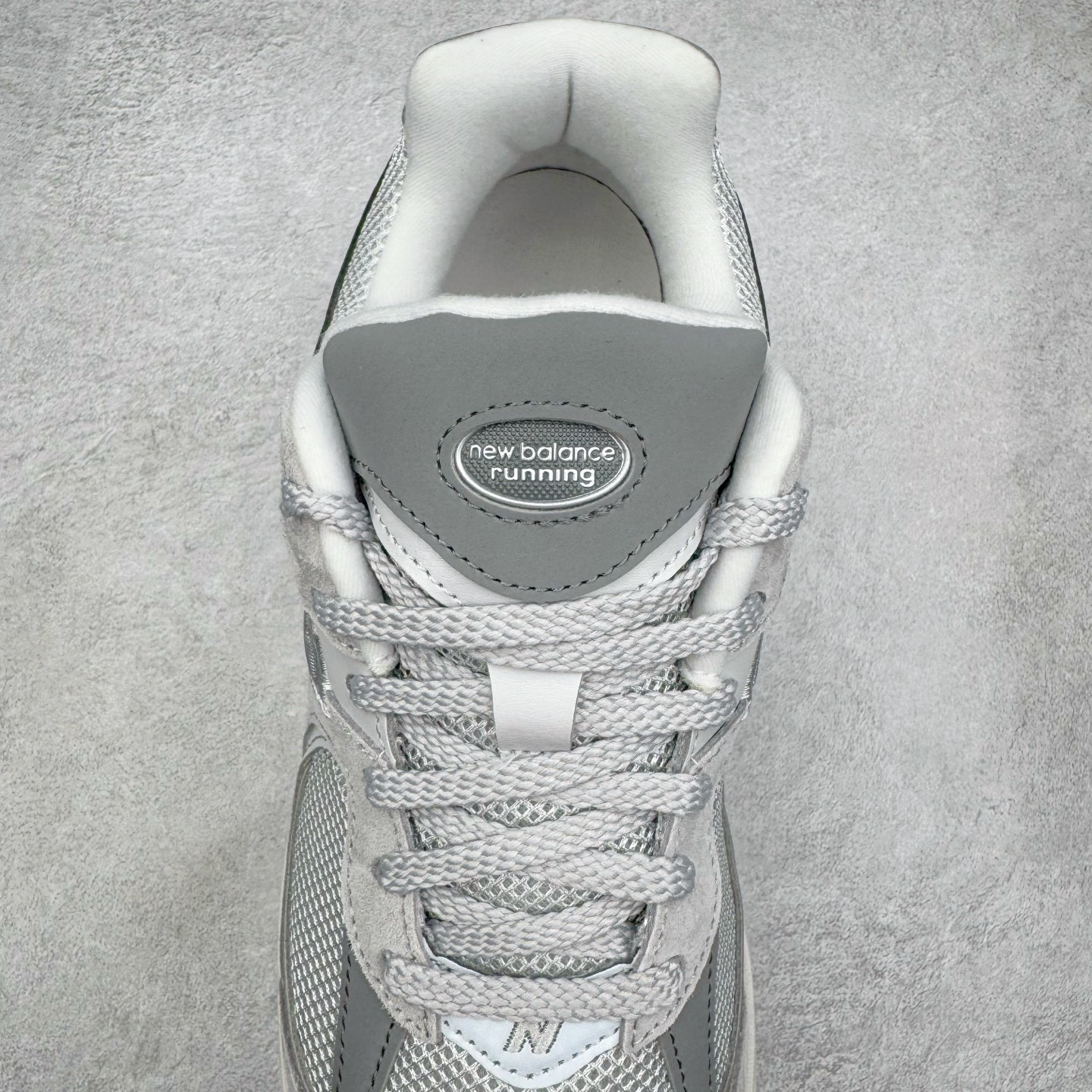 图片[5]-＃G版纯原 New Balance ML2002RO 新百伦潮流复古织物皮革减震防滑耐磨轻便低帮跑步鞋 灰碳色 基于市场现有版本全新升级调整 NB市场最强产物 全套原楦原纸板原厂数据开发 全鞋电脑针车加持 原厂网布 原装进口头层翻毛皮料正确绒感卡色 正确中底拉帮中底网布细节 一比一手工擦旧效果 冲裁组合 匠心打造 耗时两个月开发完成 工艺极其复杂难度可想而知 新开独立私模大底 全网唯一正确做旧组合大底 高端零售专供产物 尺码：36 37 37.5 38 38.5 39.5 40 40.5 41.5 42 42.5 43 44 44.5 45 45.5 46.5 47-选品中心