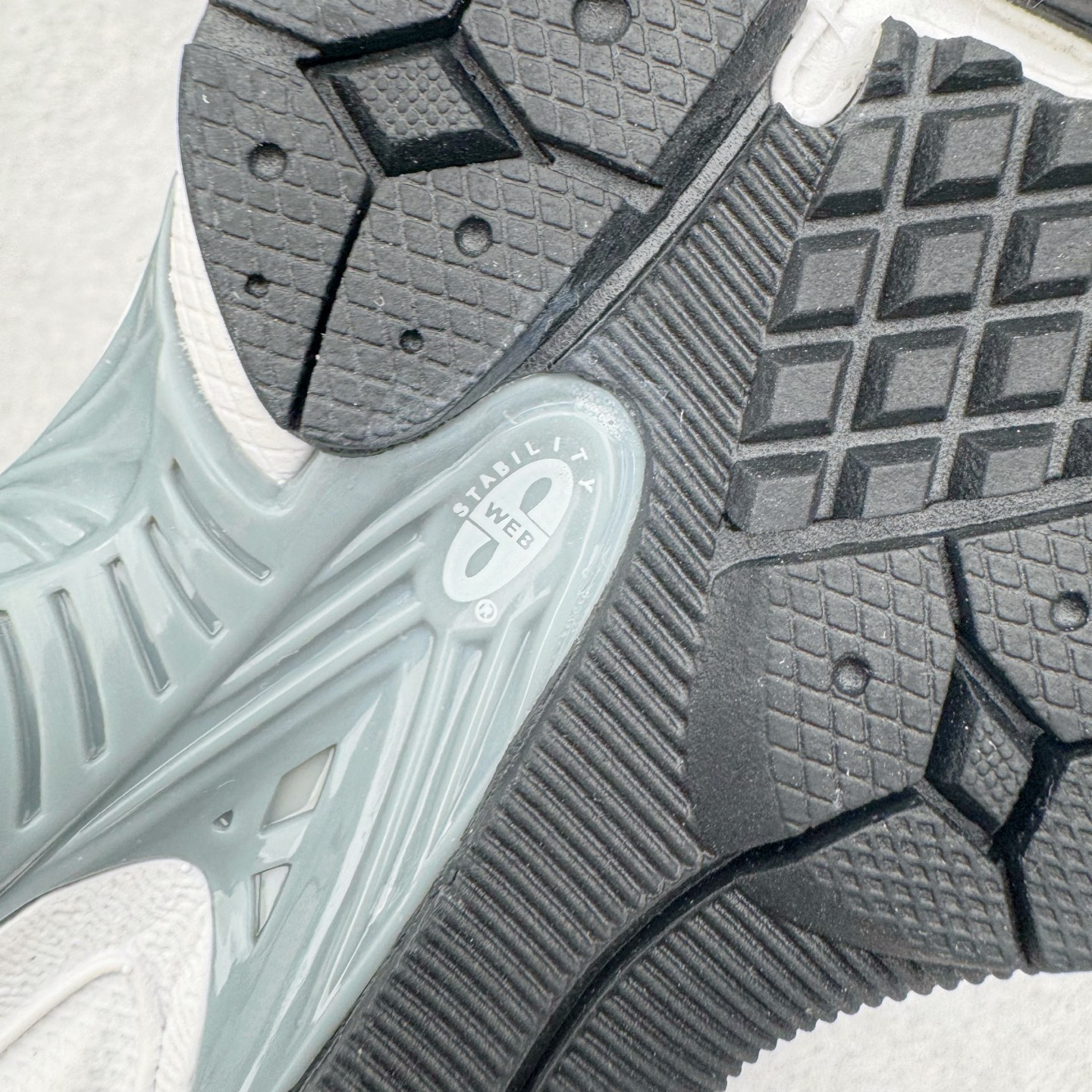 图片[20]-＃G版纯原 New Balance M2002RST 新百伦潮流复古织物皮革减震防滑耐磨轻便低帮跑步鞋 灰碳色 基于市场现有版本全新升级调整 NB市场最强产物 全套原楦原纸板原厂数据开发 全鞋电脑针车加持 原厂网布 原装进口头层翻毛皮料正确绒感卡色 正确中底拉帮中底网布细节 一比一手工擦旧效果 冲裁组合 匠心打造 耗时两个月开发完成 工艺极其复杂难度可想而知 新开独立私模大底 全网唯一正确做旧组合大底 高端零售专供产物 尺码：36 37 37.5 38 38.5 39.5 40 40.5 41.5 42 42.5 43 44 44.5 45 45.5 46.5 47-选品中心