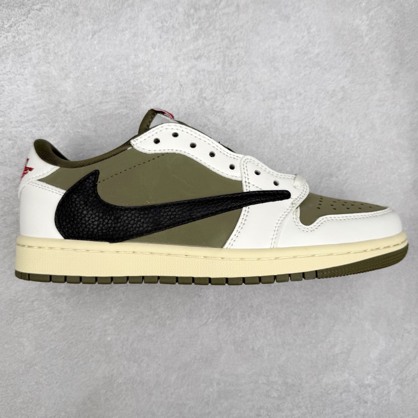 ＃福利特价 Travis Scott x Air Jordan AJ1 Low OG SP TS联名倒钩低帮 外贸特供批次 全套原纸板楦头开发 确保原汁原味 完美呈现一代版型 一比一鞋头弧度高度鞋身弧度 此版本只针对中端市场 细节品控鞋型随意秒杀市面同价位 鞋型完美 不臃肿别扭 头层皮料加持 用料绝不含糊 进口玻璃冲刀皮料裁剪零毛边 电脑针车工艺 超高鞋面清洁度 最高QC检验标准 控制溢胶瑕疵 原盒原配 飞翼3D高频深度立体 工艺方面大到整体鞋型 漏斗收腰 底线拉帮 LOGO立体程度 小到针眼排布 载片对称 冲孔效果 鞋标规范 鞋垫背胶等等 无一不是口碑收割 每双都是一个回头客 尺码：36 36.5 37.5 38 38.5 39 40 40.5 41 42 42.5 43 44 44.5 45-选品中心