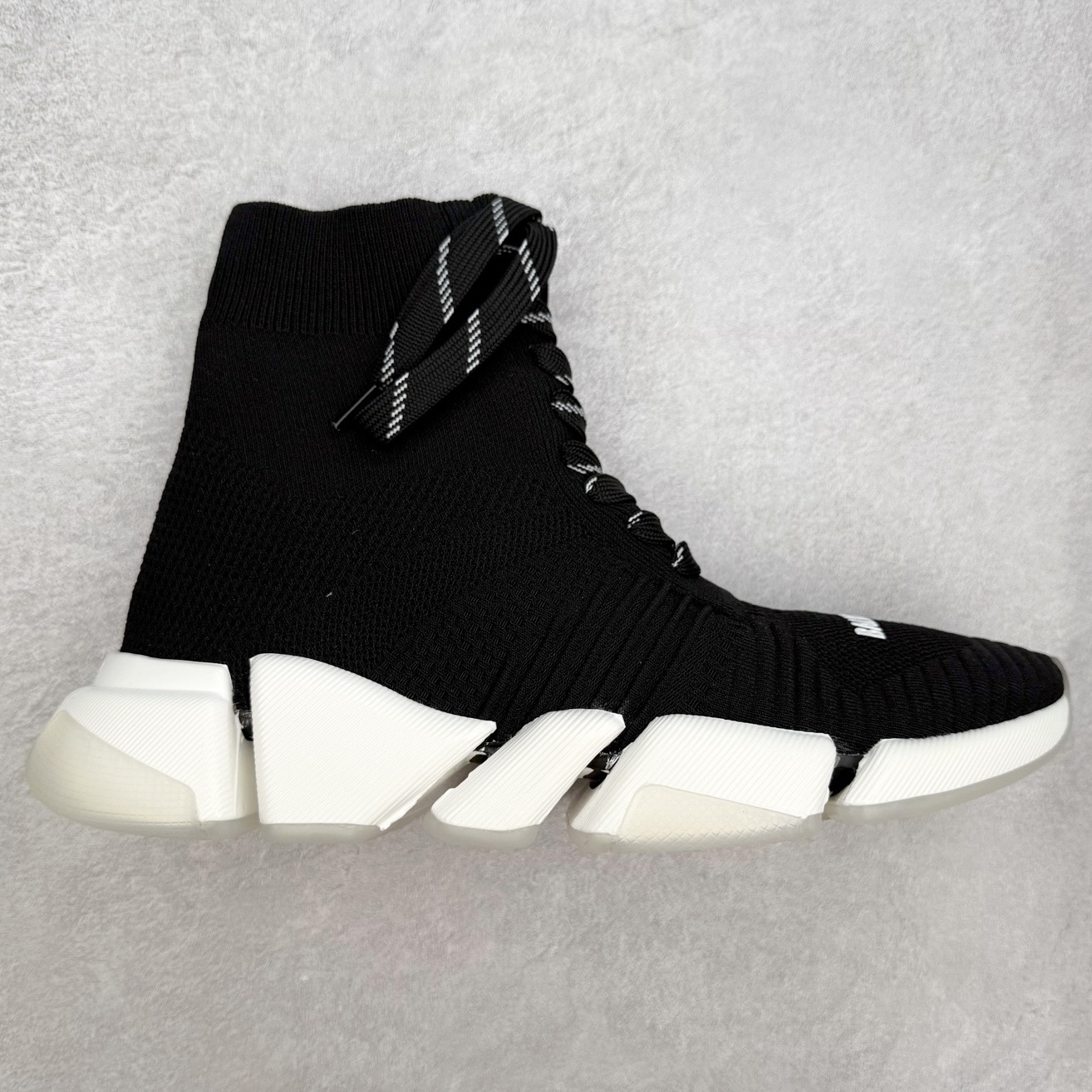 Balenciaga巴黎世家 Speed 2.0 LT 运动舒适 高帮生活休闲鞋 20S秋冬新品首发纯原版本 Logo 永不掉字 右脚鞋头内置NFC热熔内标 # MD多层组合大底 360°柔韧扭曲 上脚极致舒适 全新的动感设计理念 诠释了这款皇帝一脚蹬懒人鞋的主导地位!尺码:35/45-选品中心