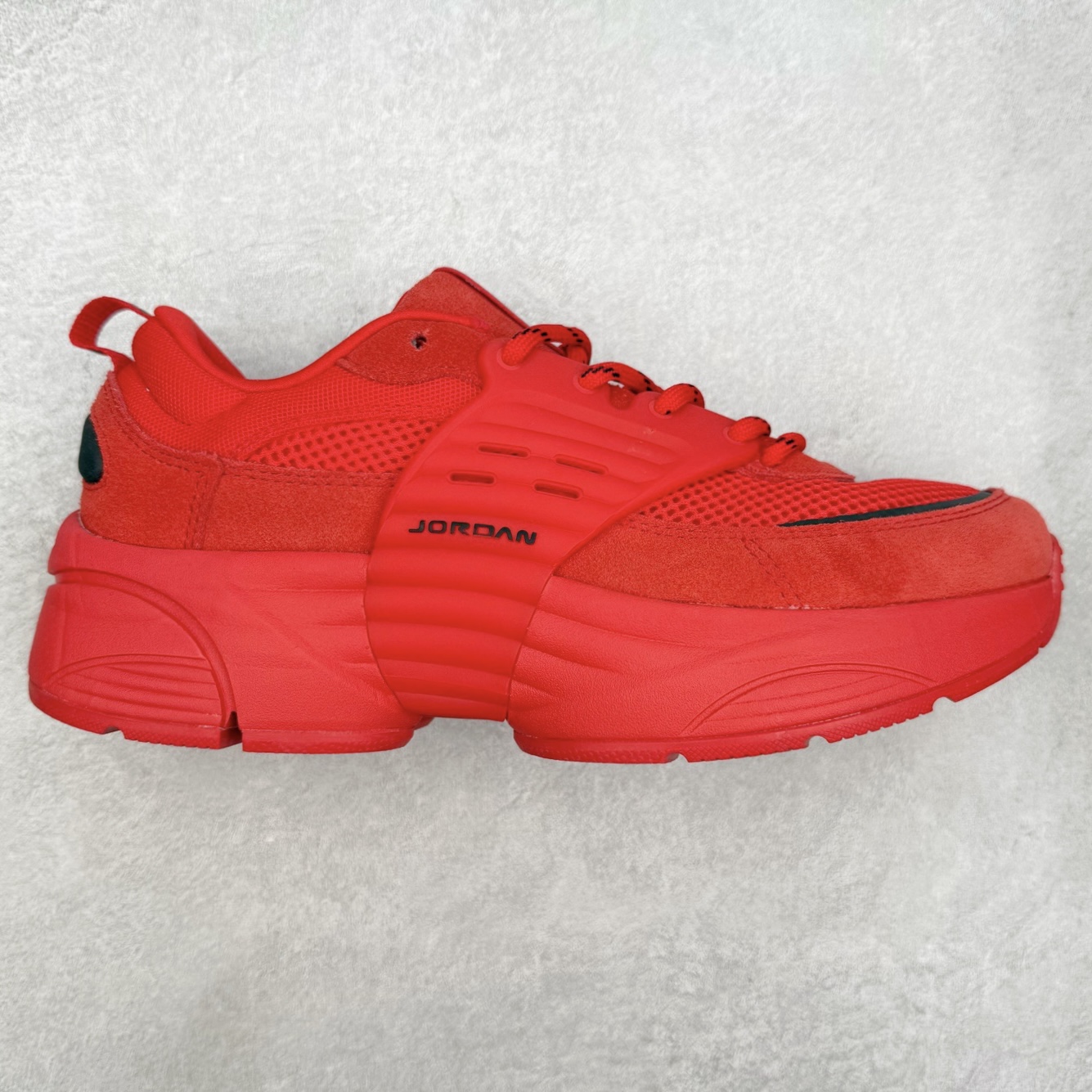 Jordan Trunner O/S AJ经典百搭透气生活休闲鞋 实拍调校N版已经零色差零失真 百分百还原实物色彩所见即所得 不存在货不对板色差等低级问题 选购参考实物拍摄 不混卖不参货 只用心做好货严格选品 承诺混一赔十 尺码：36 36.5 37.5 38 38.5 39 40 40.5 41 42 42.5 43 44 44.5 45-选品中心