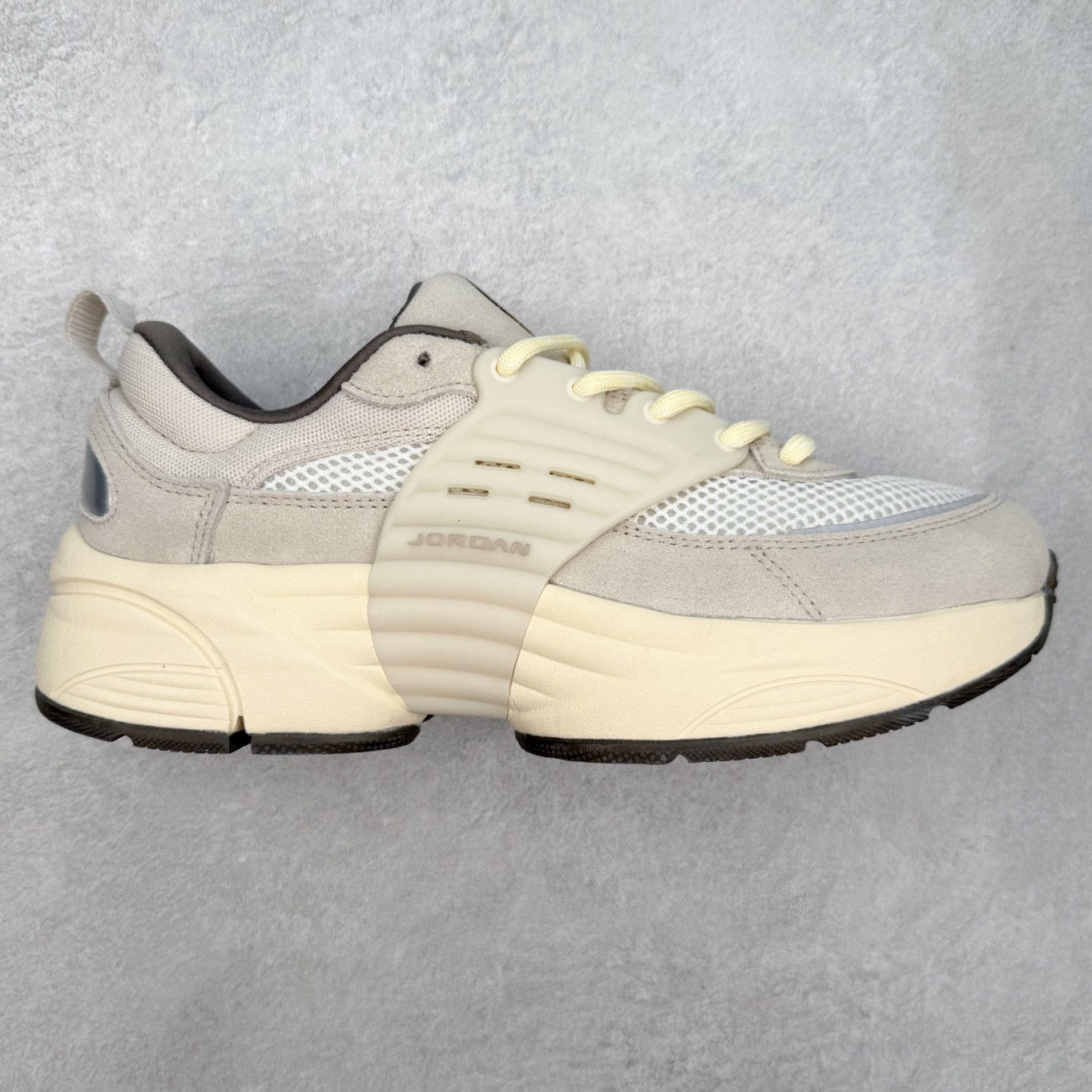 Jordan Trunner O/S AJ经典百搭透气生活休闲鞋 实拍调校N版已经零色差零失真 百分百还原实物色彩所见即所得 不存在货不对板色差等低级问题 选购参考实物拍摄 不混卖不参货 只用心做好货严格选品 承诺混一赔十 尺码:36 36.5 37.5 38 38.5 39 40 40.5 41 42 42.5 43 44 44.5 45-选品中心