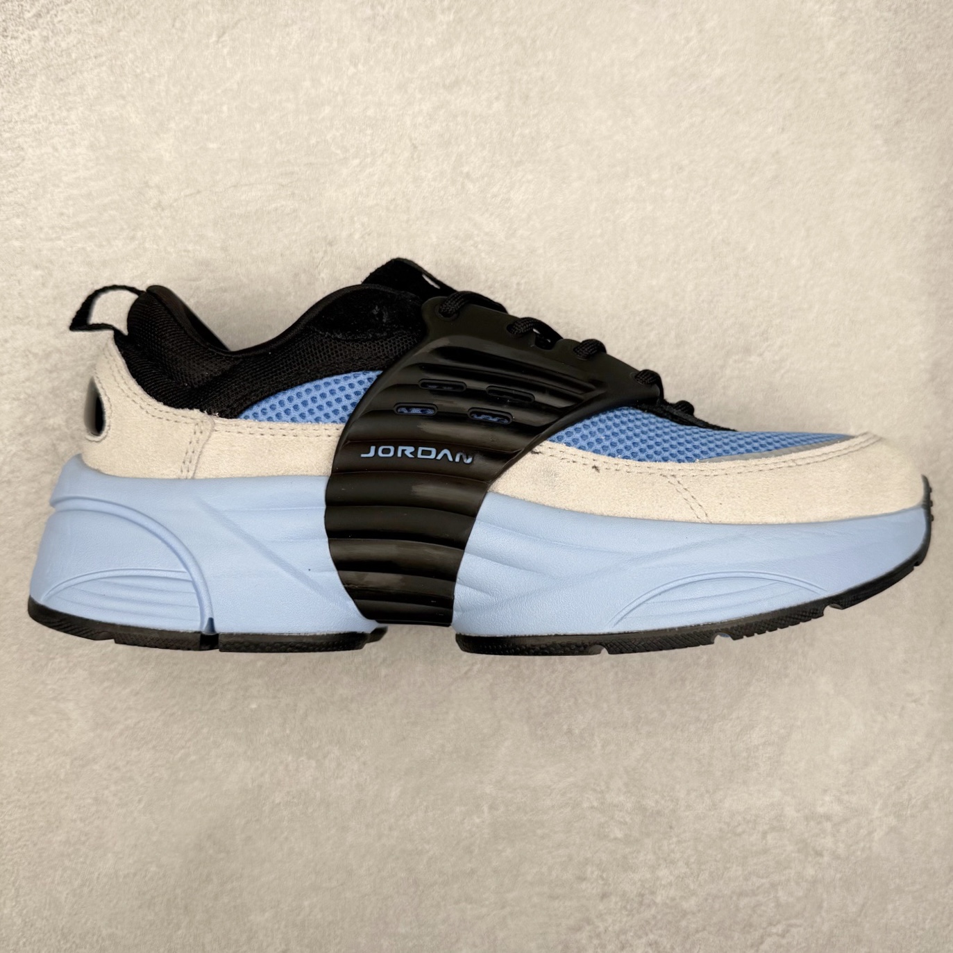 Jordan Trunner O/S AJ经典百搭透气生活休闲鞋 实拍调校N版已经零色差零失真 百分百还原实物色彩所见即所得 不存在货不对板色差等低级问题 选购参考实物拍摄 不混卖不参货 只用心做好货严格选品 承诺混一赔十 尺码:36 36.5 37.5 38 38.5 39 40 40.5 41 42 42.5 43 44 44.5 45-选品中心