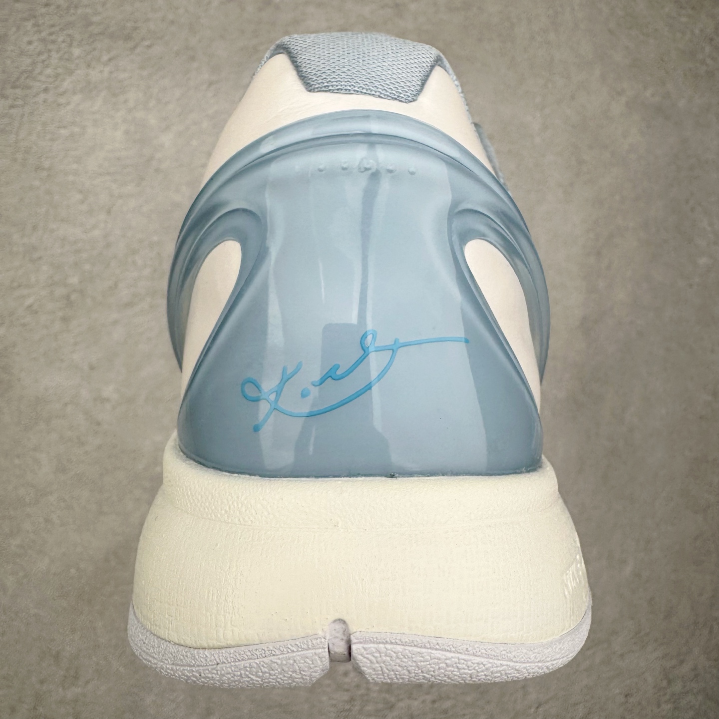 图片[8]-＃BS纯原 NK Zoom Kobe 6 Protro 科比六代 克拉克北卡蓝 IO3672-400 圈内顶级批次 完美复刻公司货 前掌超大Zoom Turbo气垫 后掌EVA缓震 真正的原汁原味 还原ZP脚感 全身鞋材卡料色独家定制 唯一正确喷漆工艺Swoosh 正确凹凸蛇鳞工艺 正确鞋面渐变效果 内全置真动飞态线 独立原厂模具 最大尺码达到48.5码 首批不拼图大几率过验 亲测已过 支持各种高强度实战 无需担心 上脚价 补货周期极长 脚宽建议买大半码 科比系列前掌偏窄 不影响二次销售 支持七天无理由退换 尺码：40 40.5 41 42 42.5 43 44 44.5 45 45.5 46 47.5 48.5-选品中心