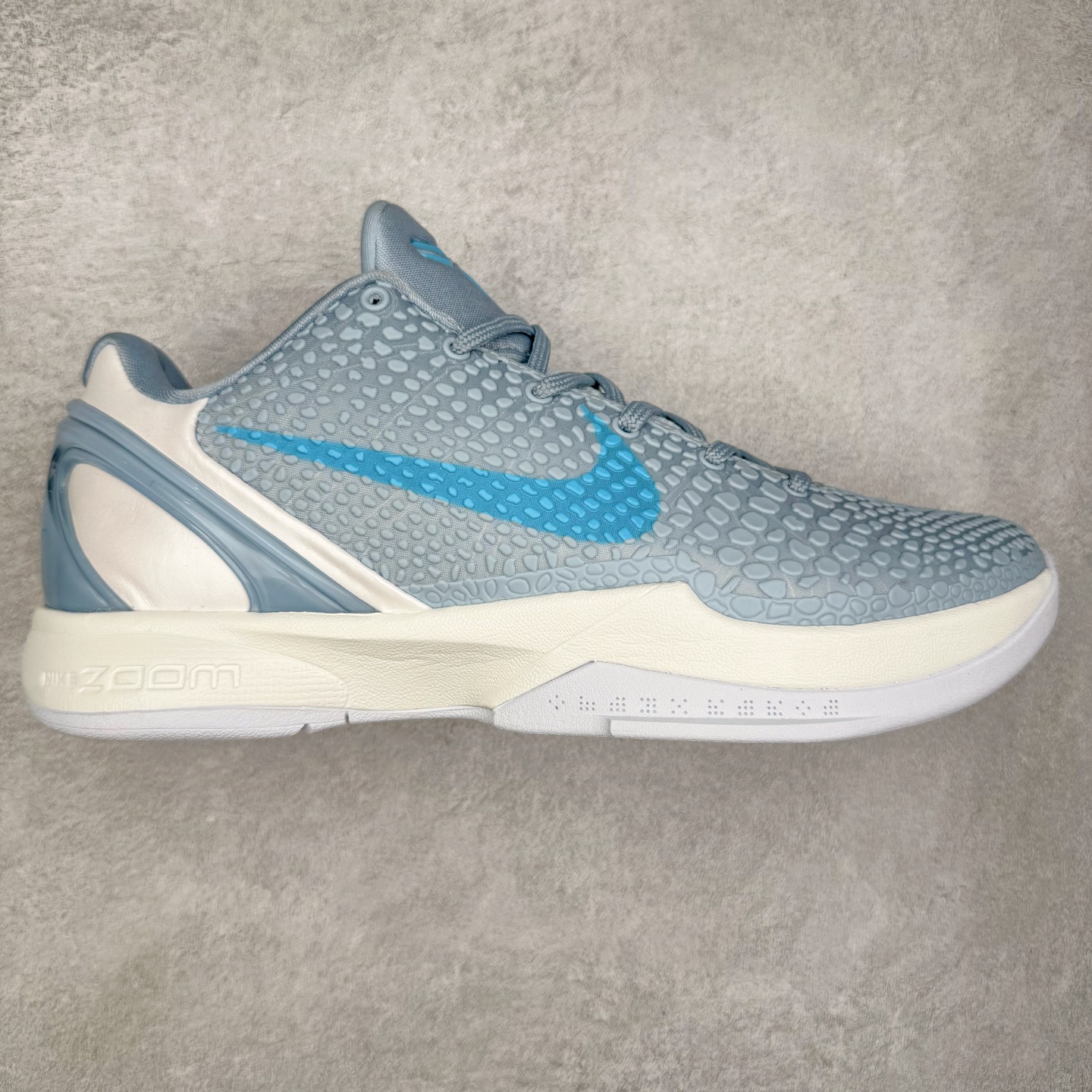 ＃BS纯原 NK Zoom Kobe 6 Protro 科比六代 克拉克北卡蓝 IO3672-400 圈内顶级批次 完美复刻公司货 前掌超大Zoom Turbo气垫 后掌EVA缓震 真正的原汁原味 还原ZP脚感 全身鞋材卡料色独家定制 唯一正确喷漆工艺Swoosh 正确凹凸蛇鳞工艺 正确鞋面渐变效果 内全置真动飞态线 独立原厂模具 最大尺码达到48.5码 首批不拼图大几率过验 亲测已过 支持各种高强度实战 无需担心 上脚价 补货周期极长 脚宽建议买大半码 科比系列前掌偏窄 不影响二次销售 支持七天无理由退换 尺码：40 40.5 41 42 42.5 43 44 44.5 45 45.5 46 47.5 48.5-选品中心