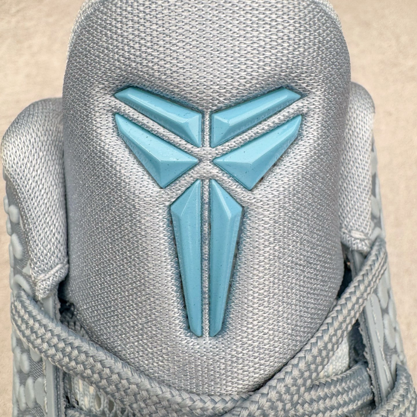 图片[13]-＃BS纯原 NK Zoom Kobe 6 Protro 科比六代 克拉克北卡蓝 IO3672-400 圈内顶级批次 完美复刻公司货 前掌超大Zoom Turbo气垫 后掌EVA缓震 真正的原汁原味 还原ZP脚感 全身鞋材卡料色独家定制 唯一正确喷漆工艺Swoosh 正确凹凸蛇鳞工艺 正确鞋面渐变效果 内全置真动飞态线 独立原厂模具 最大尺码达到48.5码 首批不拼图大几率过验 亲测已过 支持各种高强度实战 无需担心 上脚价 补货周期极长 脚宽建议买大半码 科比系列前掌偏窄 不影响二次销售 支持七天无理由退换 尺码：40 40.5 41 42 42.5 43 44 44.5 45 45.5 46 47.5 48.5-选品中心