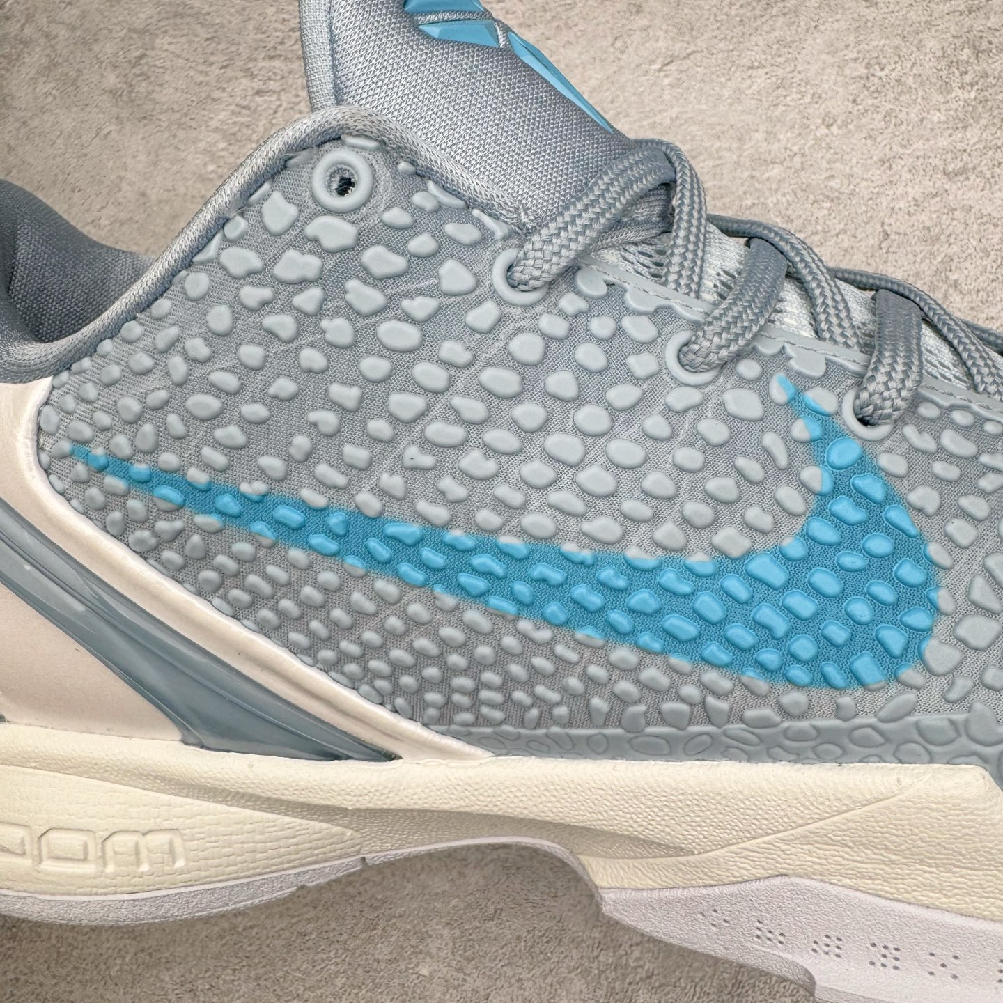 图片[16]-＃BS纯原 NK Zoom Kobe 6 Protro 科比六代 克拉克北卡蓝 IO3672-400 圈内顶级批次 完美复刻公司货 前掌超大Zoom Turbo气垫 后掌EVA缓震 真正的原汁原味 还原ZP脚感 全身鞋材卡料色独家定制 唯一正确喷漆工艺Swoosh 正确凹凸蛇鳞工艺 正确鞋面渐变效果 内全置真动飞态线 独立原厂模具 最大尺码达到48.5码 首批不拼图大几率过验 亲测已过 支持各种高强度实战 无需担心 上脚价 补货周期极长 脚宽建议买大半码 科比系列前掌偏窄 不影响二次销售 支持七天无理由退换 尺码：40 40.5 41 42 42.5 43 44 44.5 45 45.5 46 47.5 48.5-选品中心