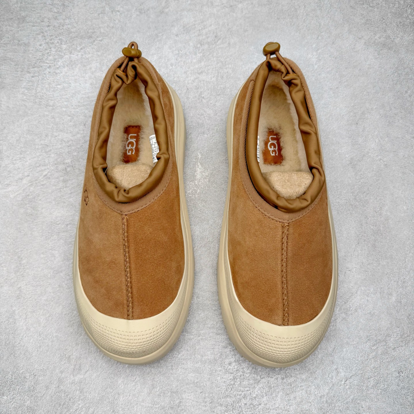 图片[2]-＃SP原厂 UGG 4096 塔斯曼浅口秋冬羊皮毛一体雪地靴 全鞋采用ZP同厂 隆丰A级澳洲进口羊皮毛一体 品牌代工厂生产线 完全遵循ZP工艺流程 代工厂原厂版师 秉承无原鞋不开发选择 注重每一处细节 市面最正版型 TREADLITE\\\”轻翼\\\”科技外底 轻便/耐用/柔韧/桩型【售后郑重承诺】一个月内若出现重大脱胶/断底等质量问题 直接为您换新！尺码：35 36 37 38 39 40 41 42 43-选品中心