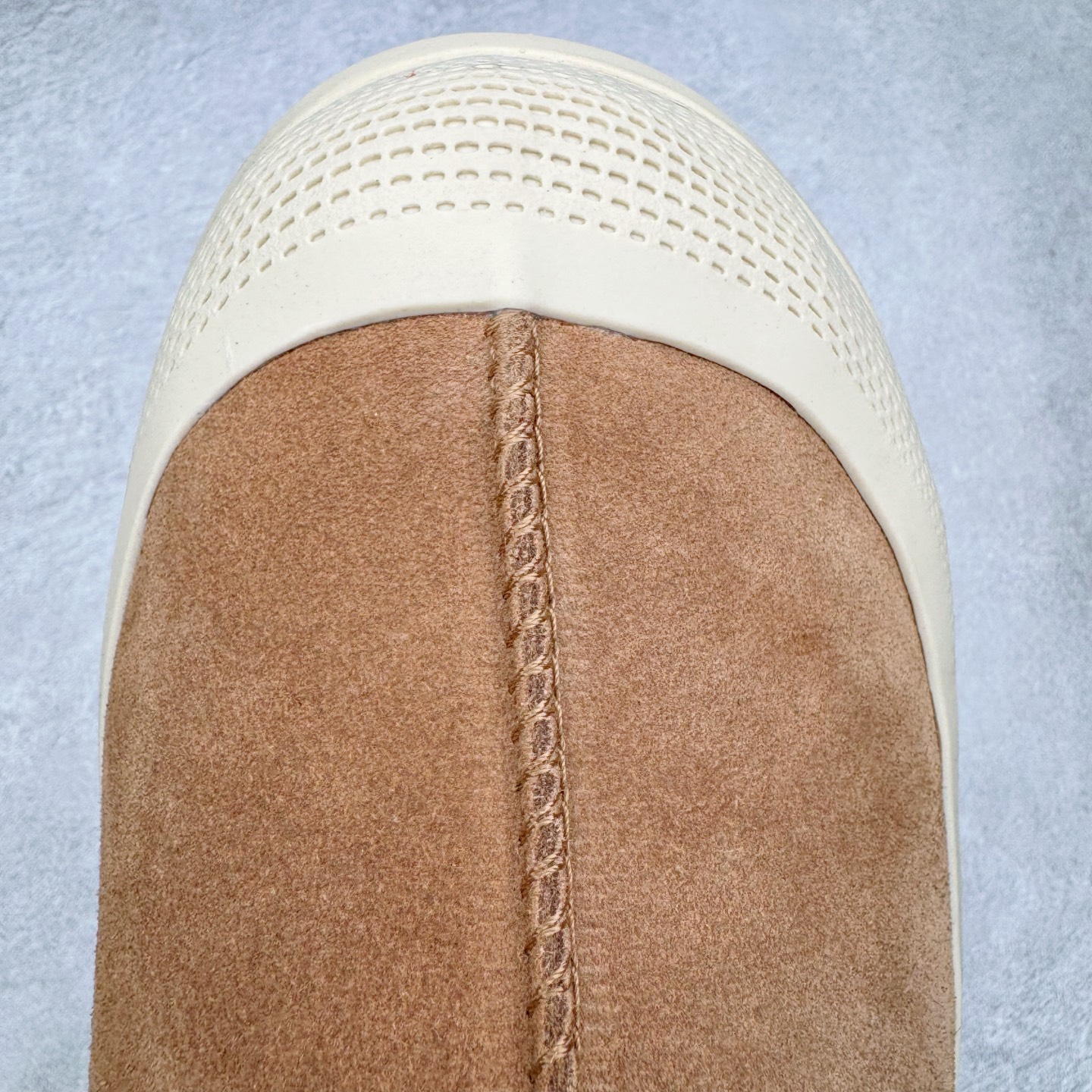 图片[13]-＃SP原厂 UGG 4096 塔斯曼浅口秋冬羊皮毛一体雪地靴 全鞋采用ZP同厂 隆丰A级澳洲进口羊皮毛一体 品牌代工厂生产线 完全遵循ZP工艺流程 代工厂原厂版师 秉承无原鞋不开发选择 注重每一处细节 市面最正版型 TREADLITE\\\”轻翼\\\”科技外底 轻便/耐用/柔韧/桩型【售后郑重承诺】一个月内若出现重大脱胶/断底等质量问题 直接为您换新！尺码：35 36 37 38 39 40 41 42 43-选品中心