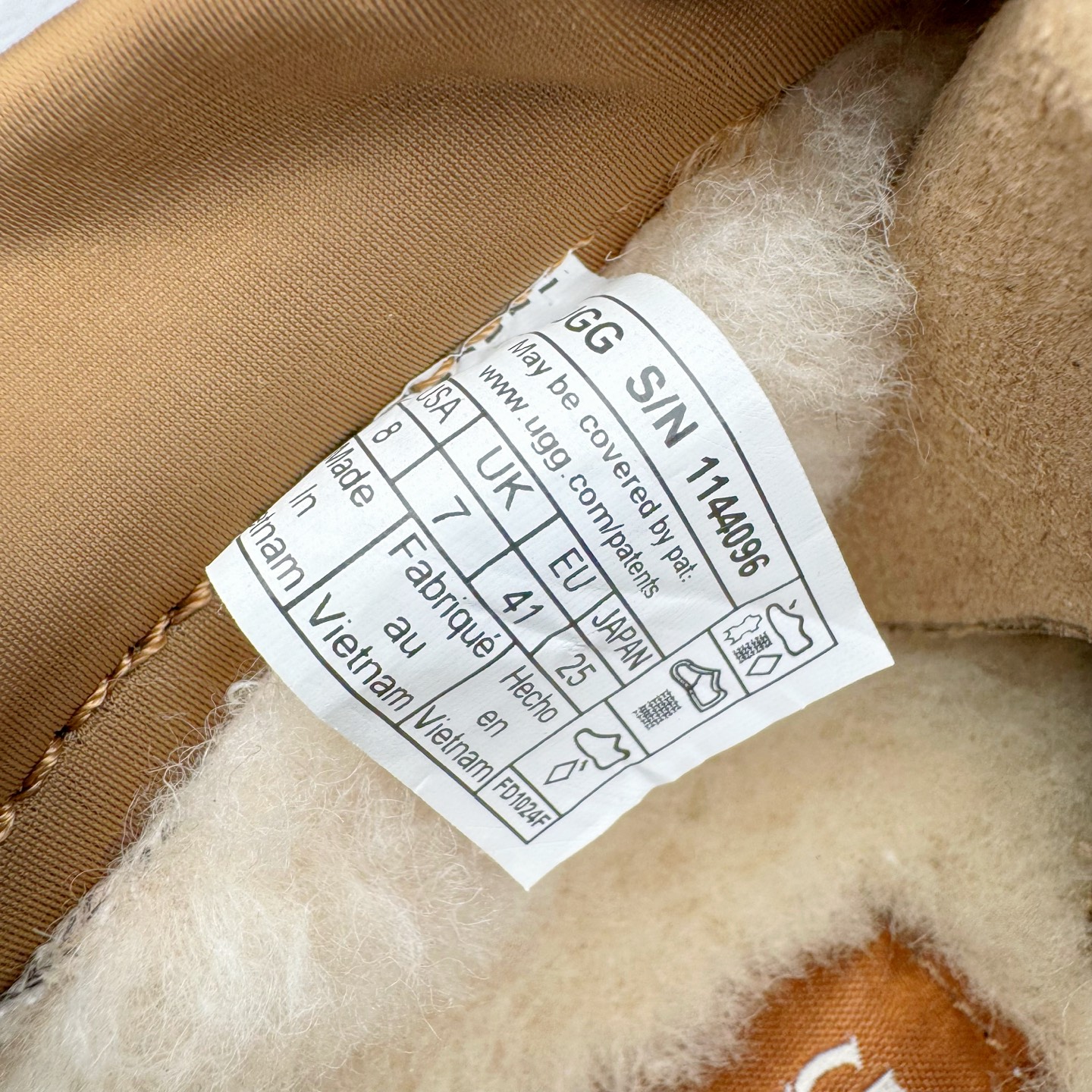 图片[10]-＃SP原厂 UGG 4096 塔斯曼浅口秋冬羊皮毛一体雪地靴 全鞋采用ZP同厂 隆丰A级澳洲进口羊皮毛一体 品牌代工厂生产线 完全遵循ZP工艺流程 代工厂原厂版师 秉承无原鞋不开发选择 注重每一处细节 市面最正版型 TREADLITE\\\”轻翼\\\”科技外底 轻便/耐用/柔韧/桩型【售后郑重承诺】一个月内若出现重大脱胶/断底等质量问题 直接为您换新！尺码：35 36 37 38 39 40 41 42 43-选品中心