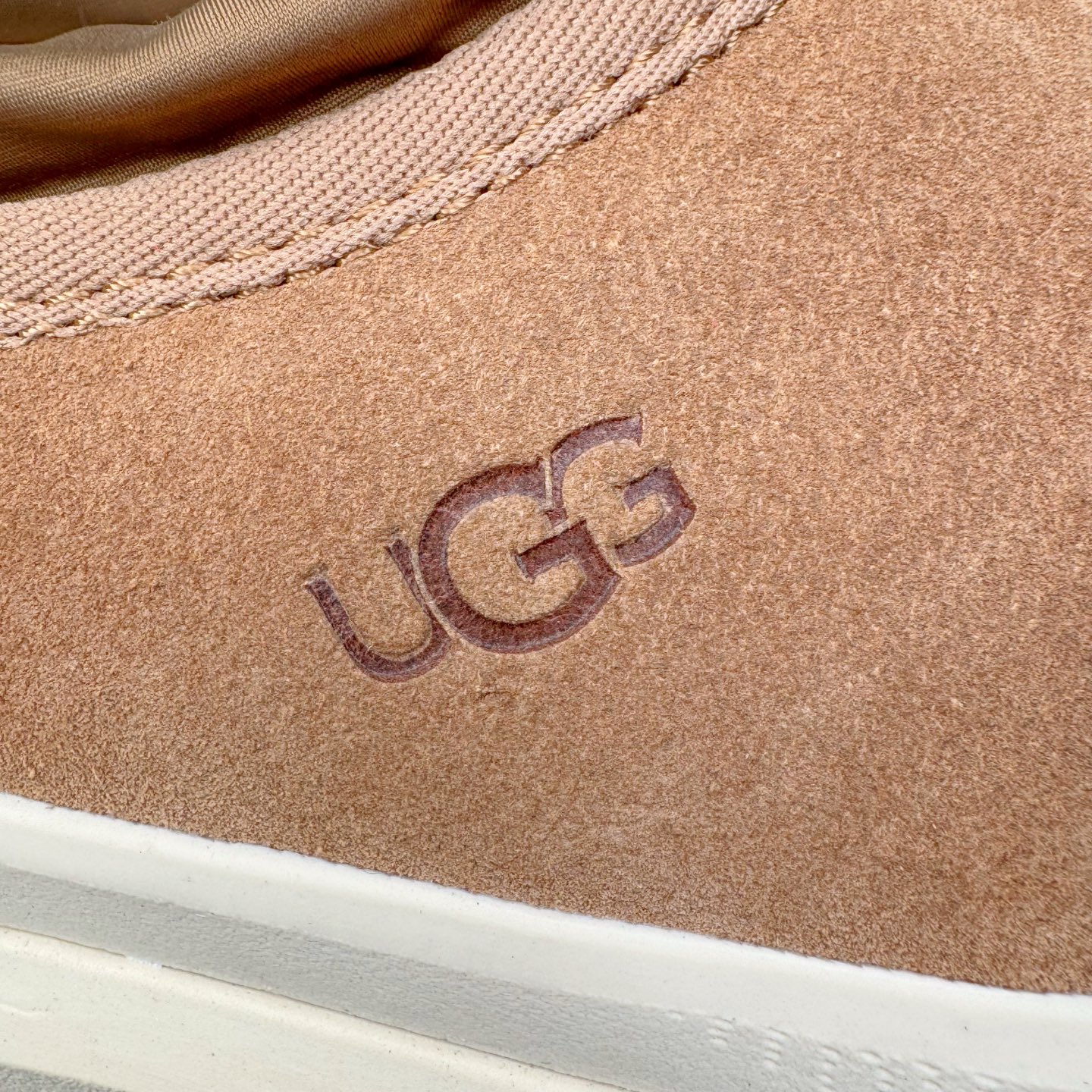 图片[14]-＃SP原厂 UGG 4096 塔斯曼浅口秋冬羊皮毛一体雪地靴 全鞋采用ZP同厂 隆丰A级澳洲进口羊皮毛一体 品牌代工厂生产线 完全遵循ZP工艺流程 代工厂原厂版师 秉承无原鞋不开发选择 注重每一处细节 市面最正版型 TREADLITE\\\”轻翼\\\”科技外底 轻便/耐用/柔韧/桩型【售后郑重承诺】一个月内若出现重大脱胶/断底等质量问题 直接为您换新！尺码：35 36 37 38 39 40 41 42 43-选品中心