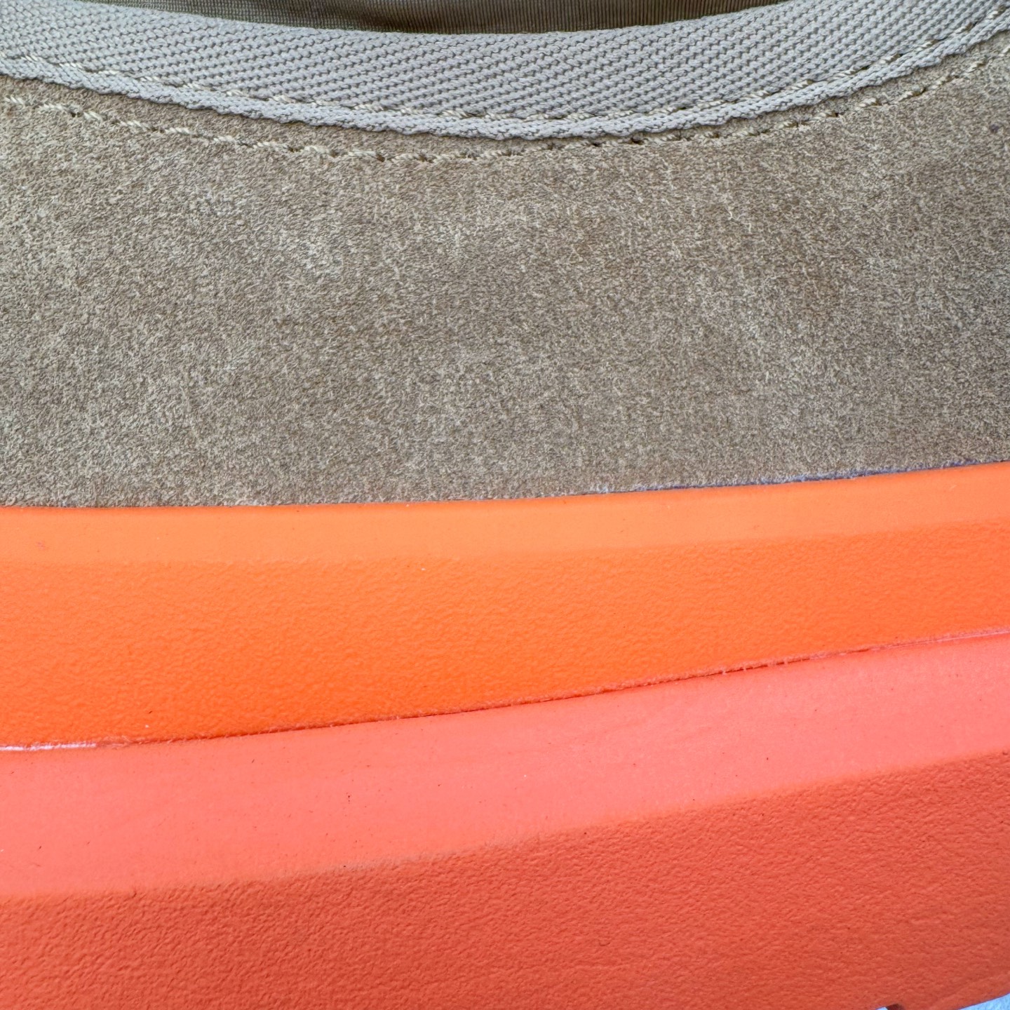 图片[14]-＃SP原厂 UGG 4096 塔斯曼浅口秋冬羊皮毛一体雪地靴 全鞋采用ZP同厂 隆丰A级澳洲进口羊皮毛一体 品牌代工厂生产线 完全遵循ZP工艺流程 代工厂原厂版师 秉承无原鞋不开发选择 注重每一处细节 市面最正版型 TREADLITE\\\”轻翼\\\”科技外底 轻便/耐用/柔韧/桩型【售后郑重承诺】一个月内若出现重大脱胶/断底等质量问题 直接为您换新！尺码：35 36 37 38 39 40 41 42 43-选品中心