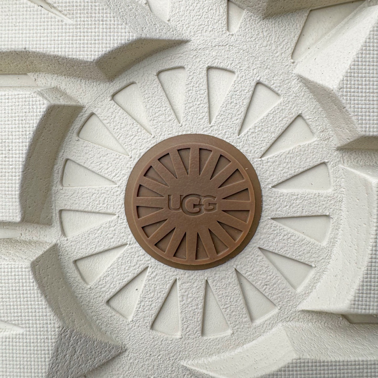 图片[13]-＃SP原厂 UGG 3991 塔斯曼高帮秋冬羊皮毛一体雪地靴 全鞋采用ZP同厂 隆丰A级澳洲进口羊皮毛一体 品牌代工厂生产线 完全遵循ZP工艺流程 代工厂原厂版师 秉承无原鞋不开发选择 注重每一处细节 市面最正版型 TREADLITE\\\”轻翼\\\”科技外底 轻便/耐用/柔韧/桩型【售后郑重承诺】一个月内若出现重大脱胶/断底等质量问题 直接为您换新！尺码：35 36 37 38 39 40 41 42 43-选品中心