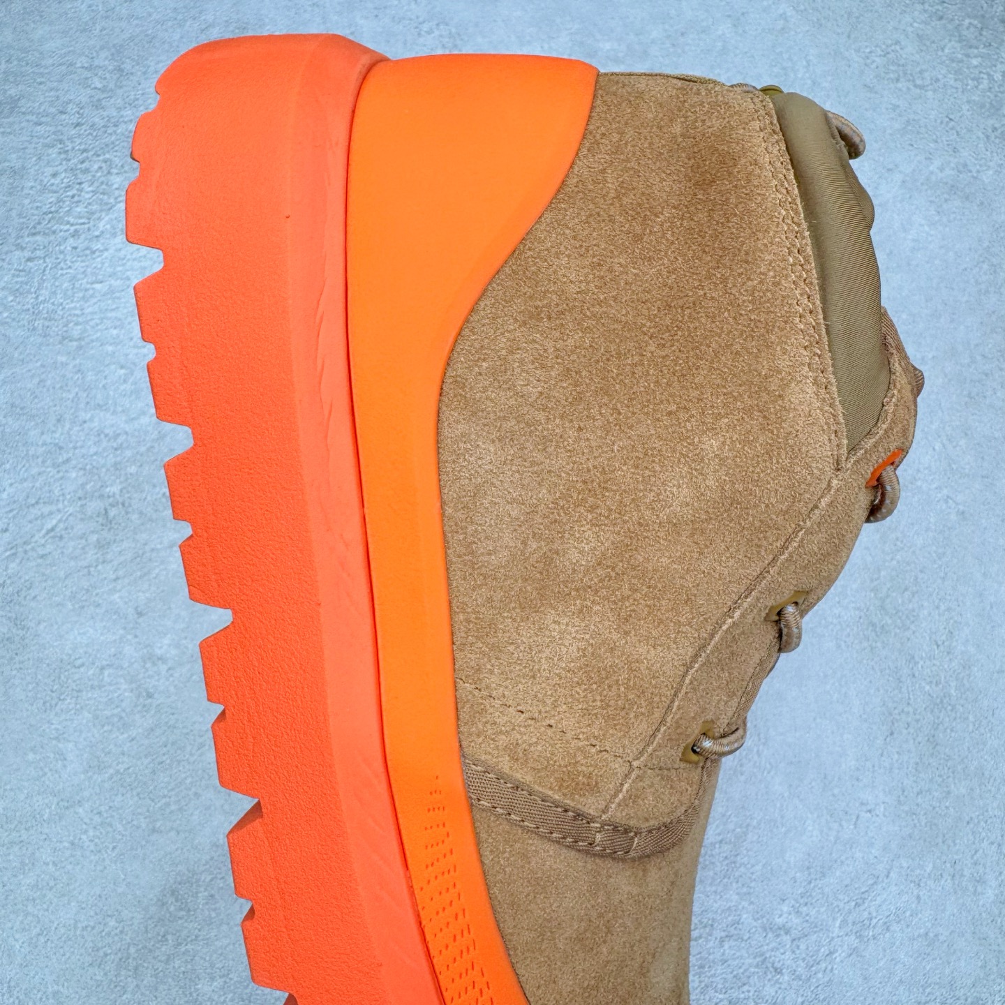 图片[6]-＃SP原厂 UGG 3991 塔斯曼高帮秋冬羊皮毛一体雪地靴 全鞋采用ZP同厂 隆丰A级澳洲进口羊皮毛一体 品牌代工厂生产线 完全遵循ZP工艺流程 代工厂原厂版师 秉承无原鞋不开发选择 注重每一处细节 市面最正版型 TREADLITE\\\”轻翼\\\”科技外底 轻便/耐用/柔韧/桩型【售后郑重承诺】一个月内若出现重大脱胶/断底等质量问题 直接为您换新！尺码：35 36 37 38 39 40 41 42 43-选品中心