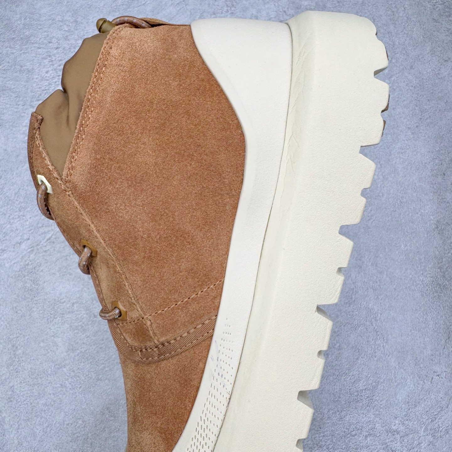 图片[7]-＃SP原厂 UGG 3991 塔斯曼高帮秋冬羊皮毛一体雪地靴 全鞋采用ZP同厂 隆丰A级澳洲进口羊皮毛一体 品牌代工厂生产线 完全遵循ZP工艺流程 代工厂原厂版师 秉承无原鞋不开发选择 注重每一处细节 市面最正版型 TREADLITE\\\”轻翼\\\”科技外底 轻便/耐用/柔韧/桩型【售后郑重承诺】一个月内若出现重大脱胶/断底等质量问题 直接为您换新！尺码：35 36 37 38 39 40 41 42 43-选品中心